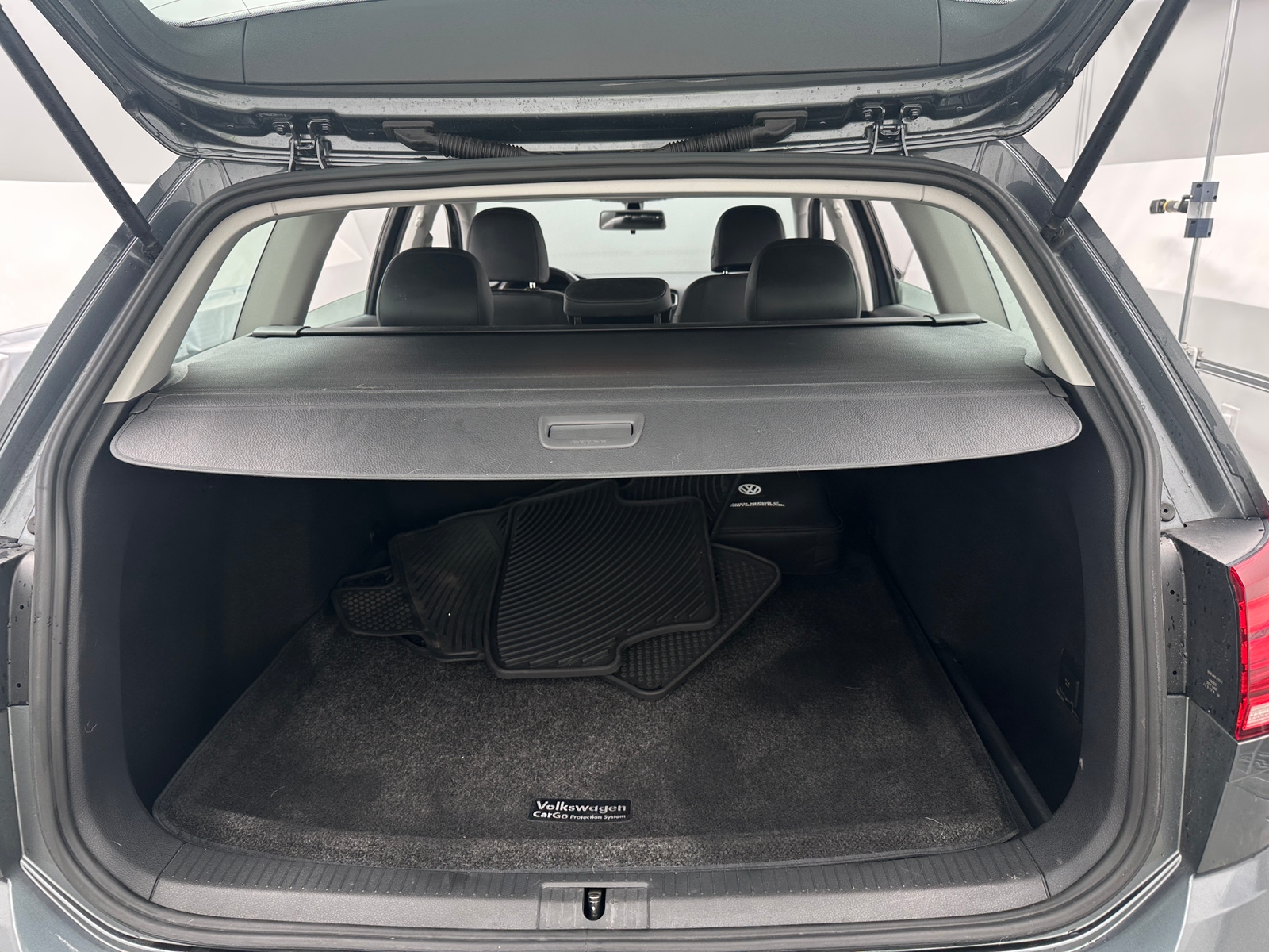 Thumbnail: 2018 Volkswagen e-Golf - 6