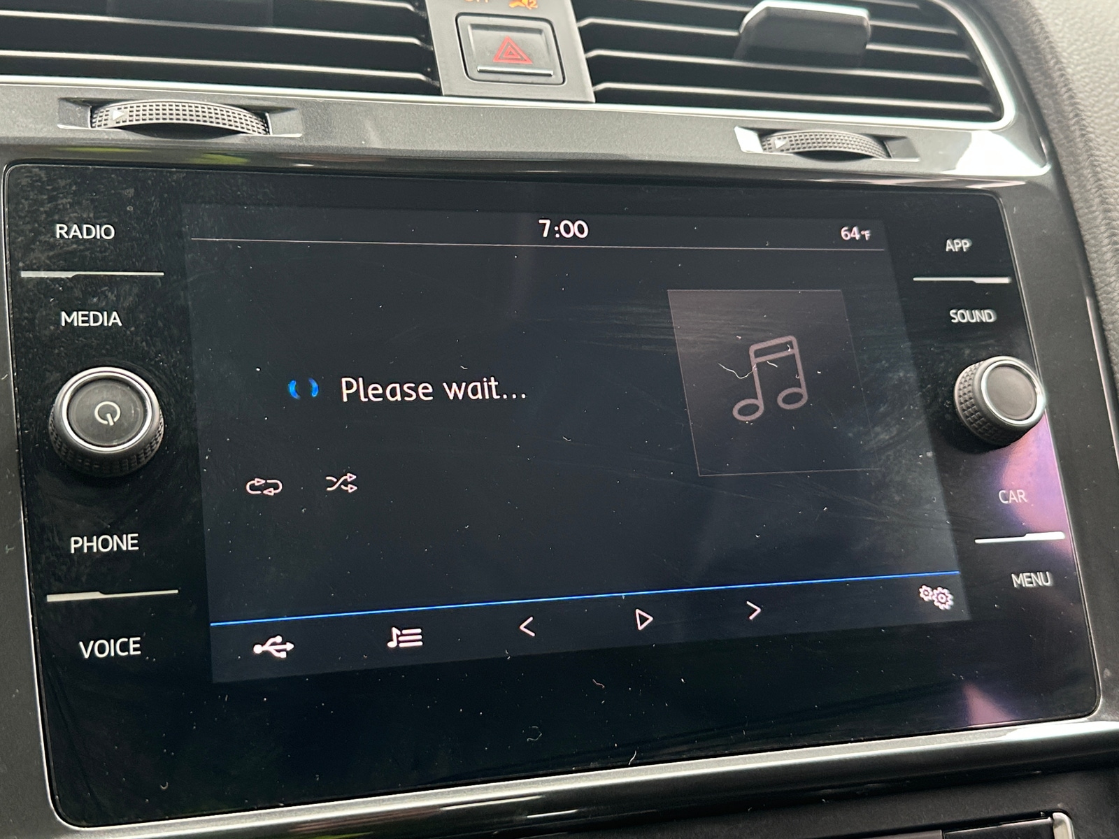 Thumbnail: 2018 Volkswagen e-Golf - 3