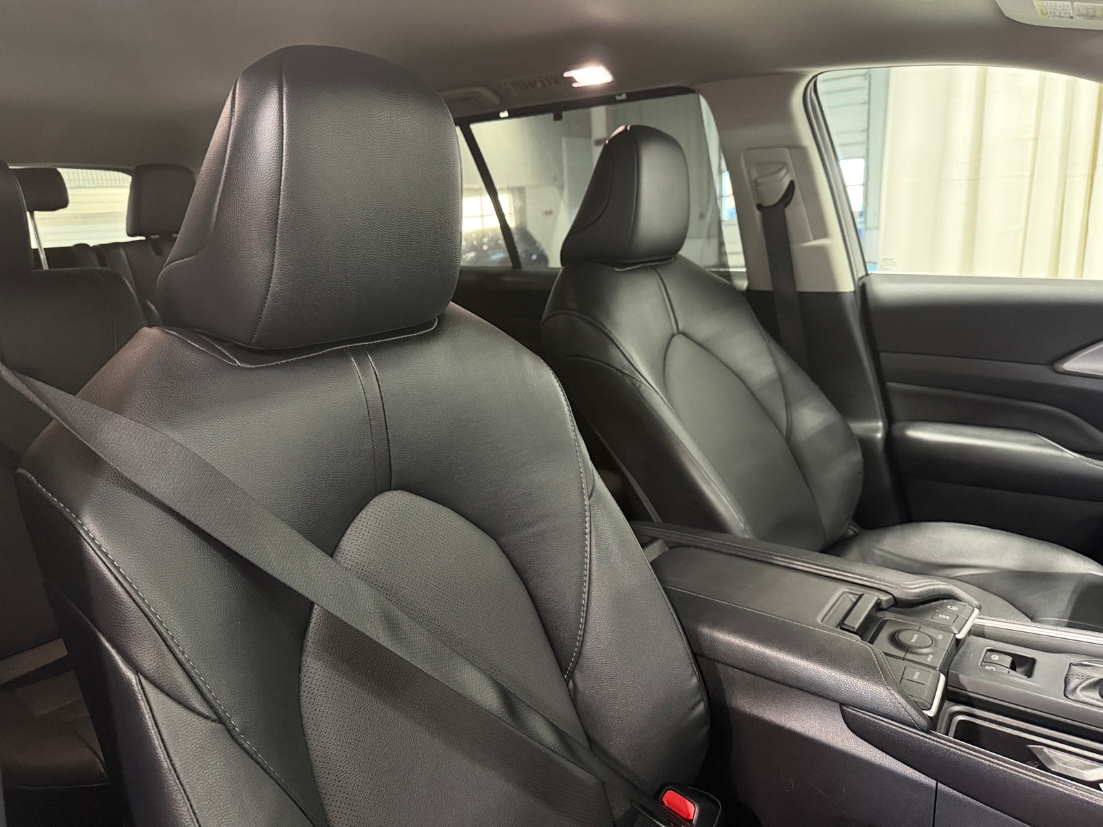 Thumbnail: 2025 Toyota Grand Highlander - 2