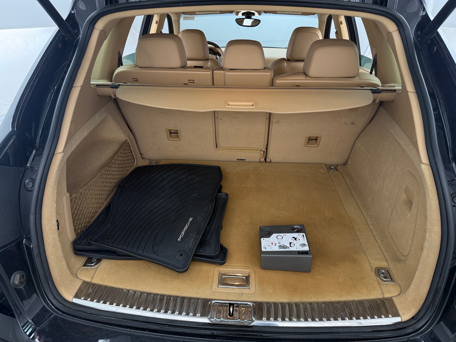 Thumbnail: 2012 Porsche Cayenne - 6