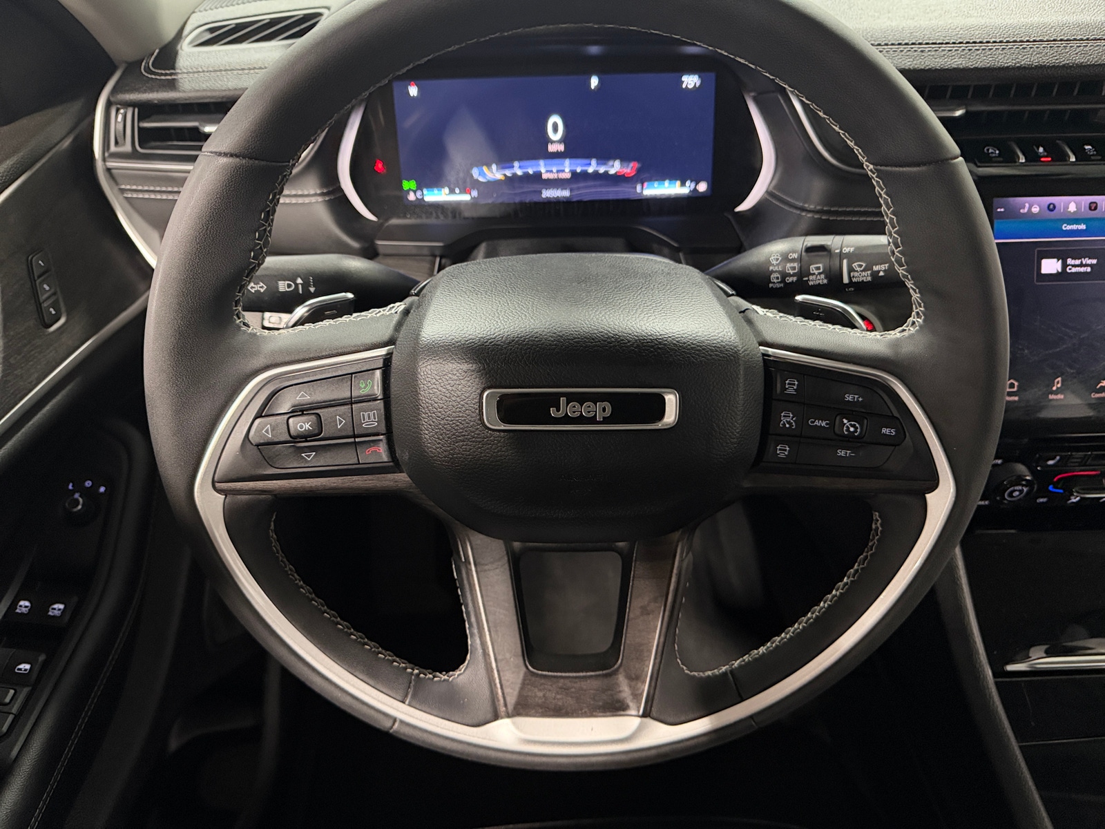 Thumbnail: 2023 Jeep Grand Cherokee - 4