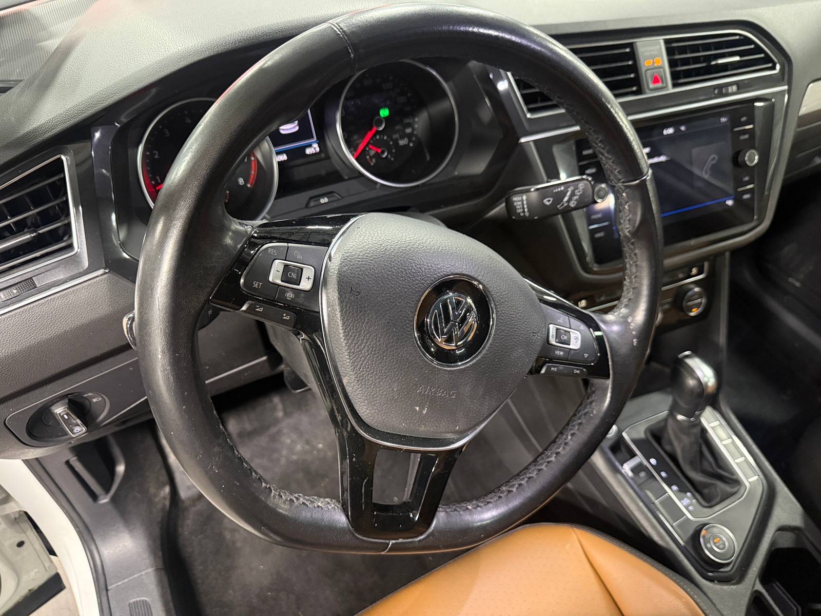Thumbnail: 2019 Volkswagen Tiguan - 4