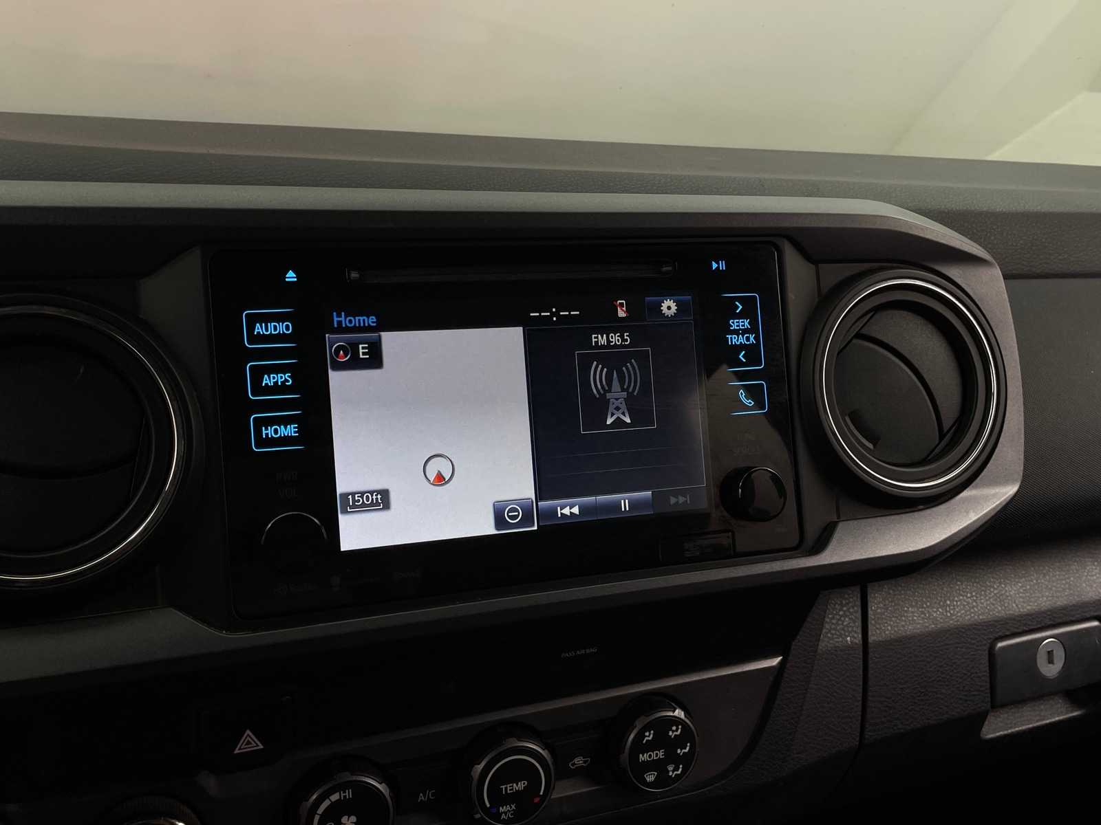 Thumbnail: 2019 Toyota Tacoma - 4