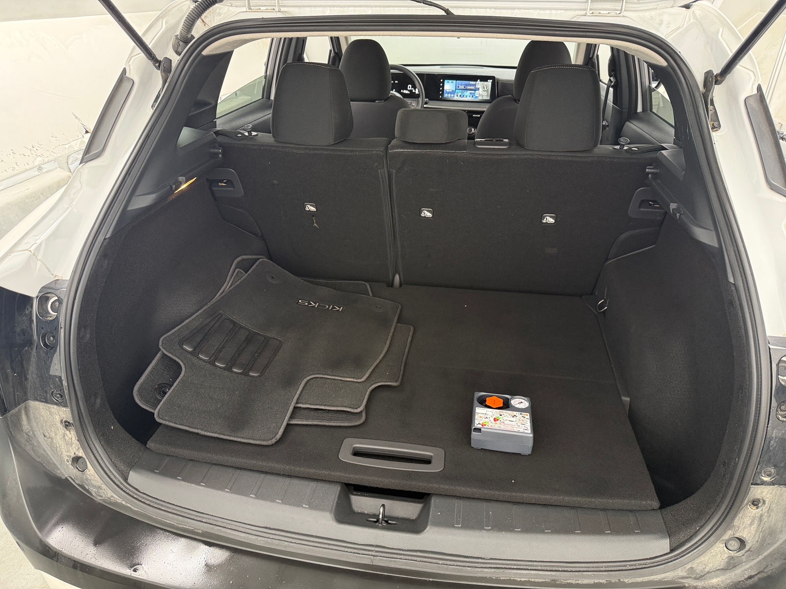 Thumbnail: 2025 Nissan Kicks - 7