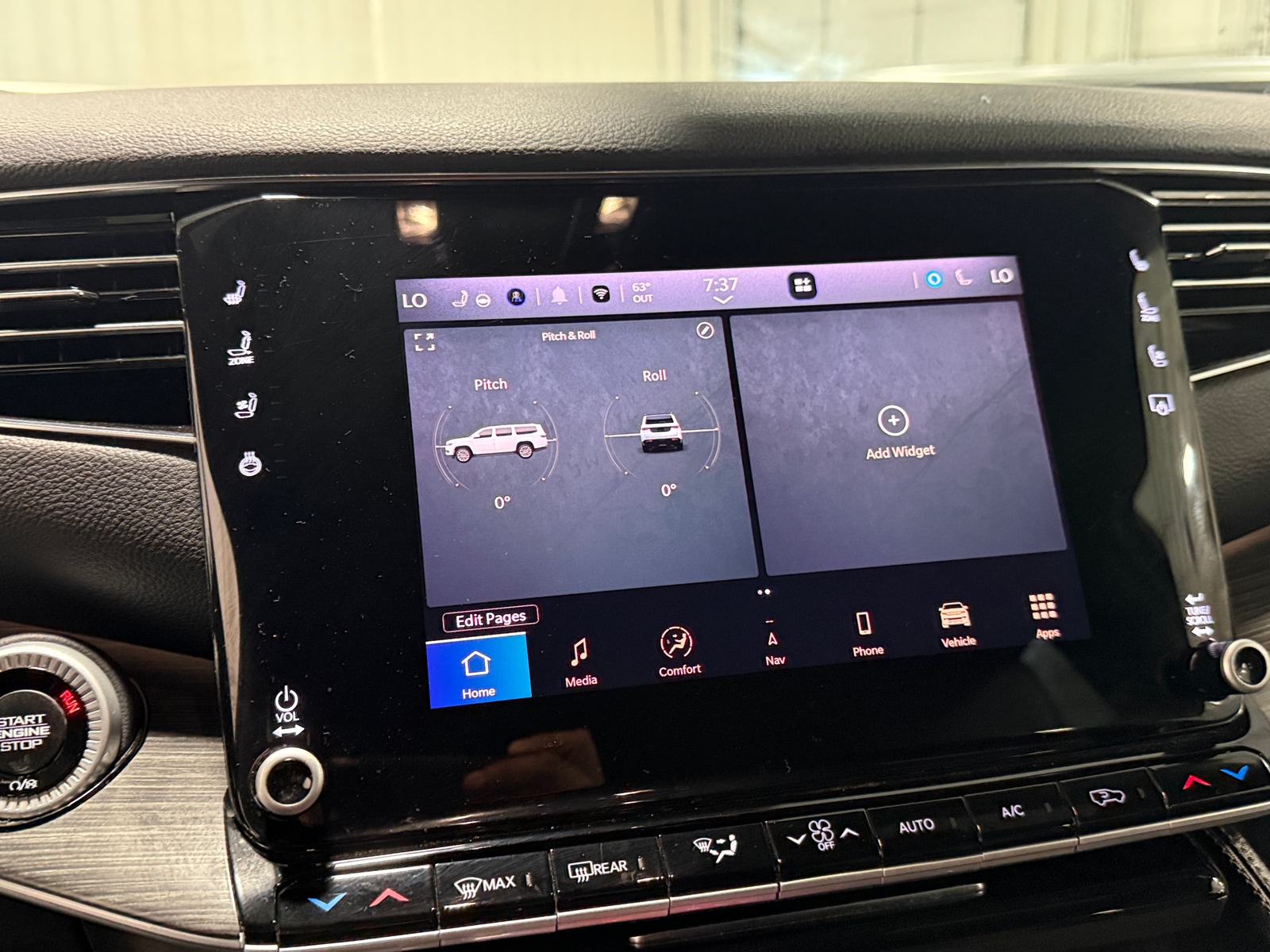 Thumbnail: 2023 Jeep Wagoneer - 3