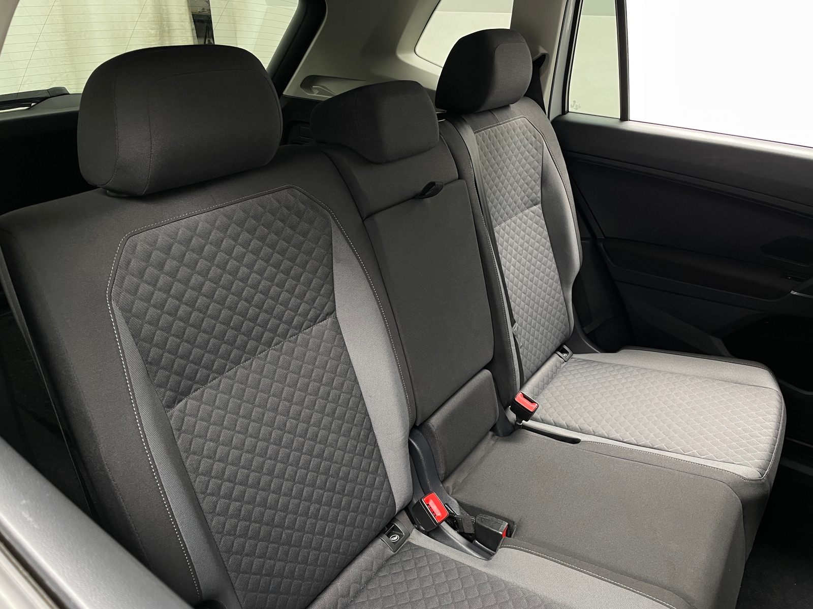 Thumbnail: 2018 Volkswagen Tiguan - 6