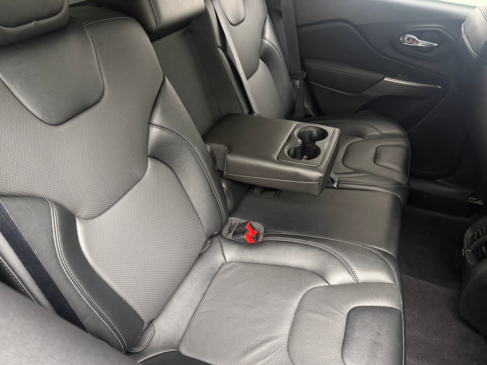 Thumbnail: 2022 Jeep Cherokee - 5