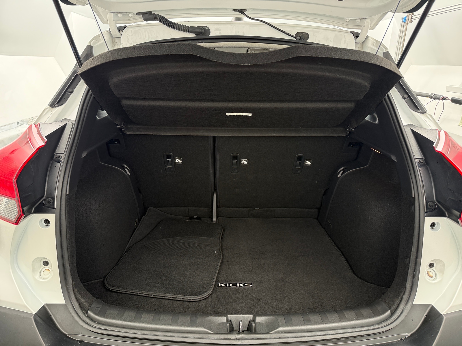 Thumbnail: 2018 Nissan Kicks - 7