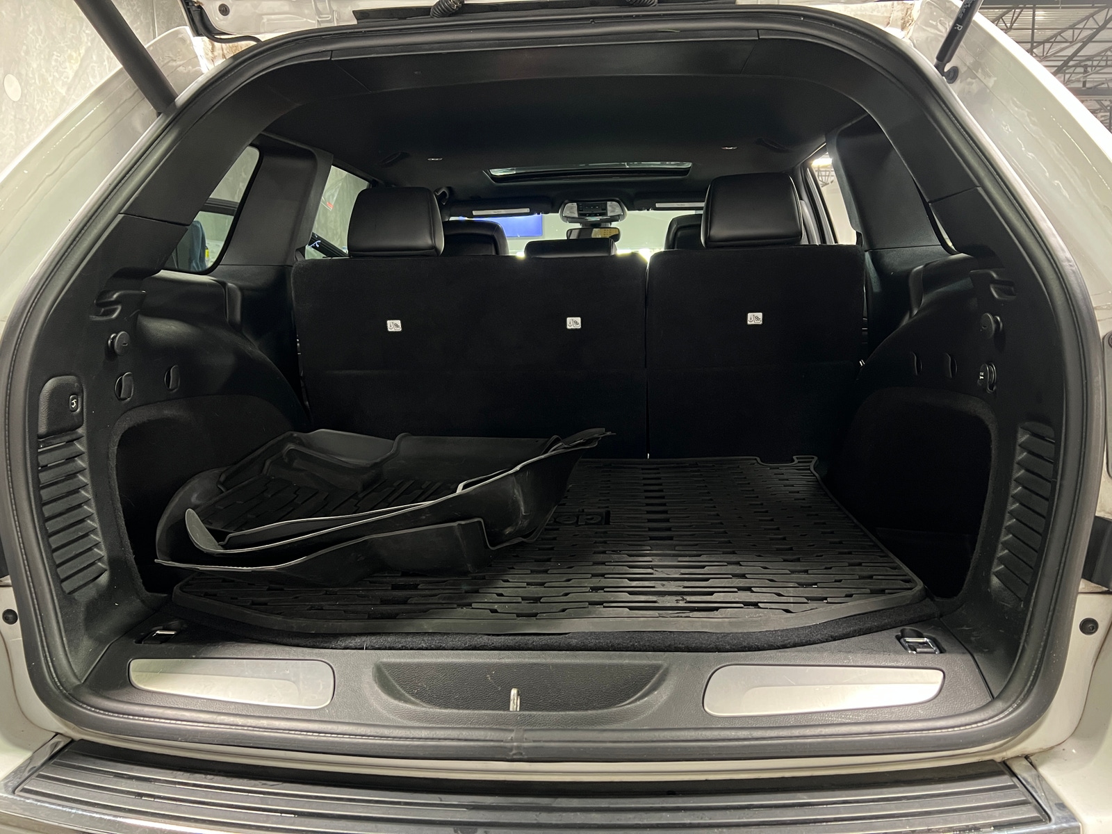 Thumbnail: 2019 Jeep Grand Cherokee - 6