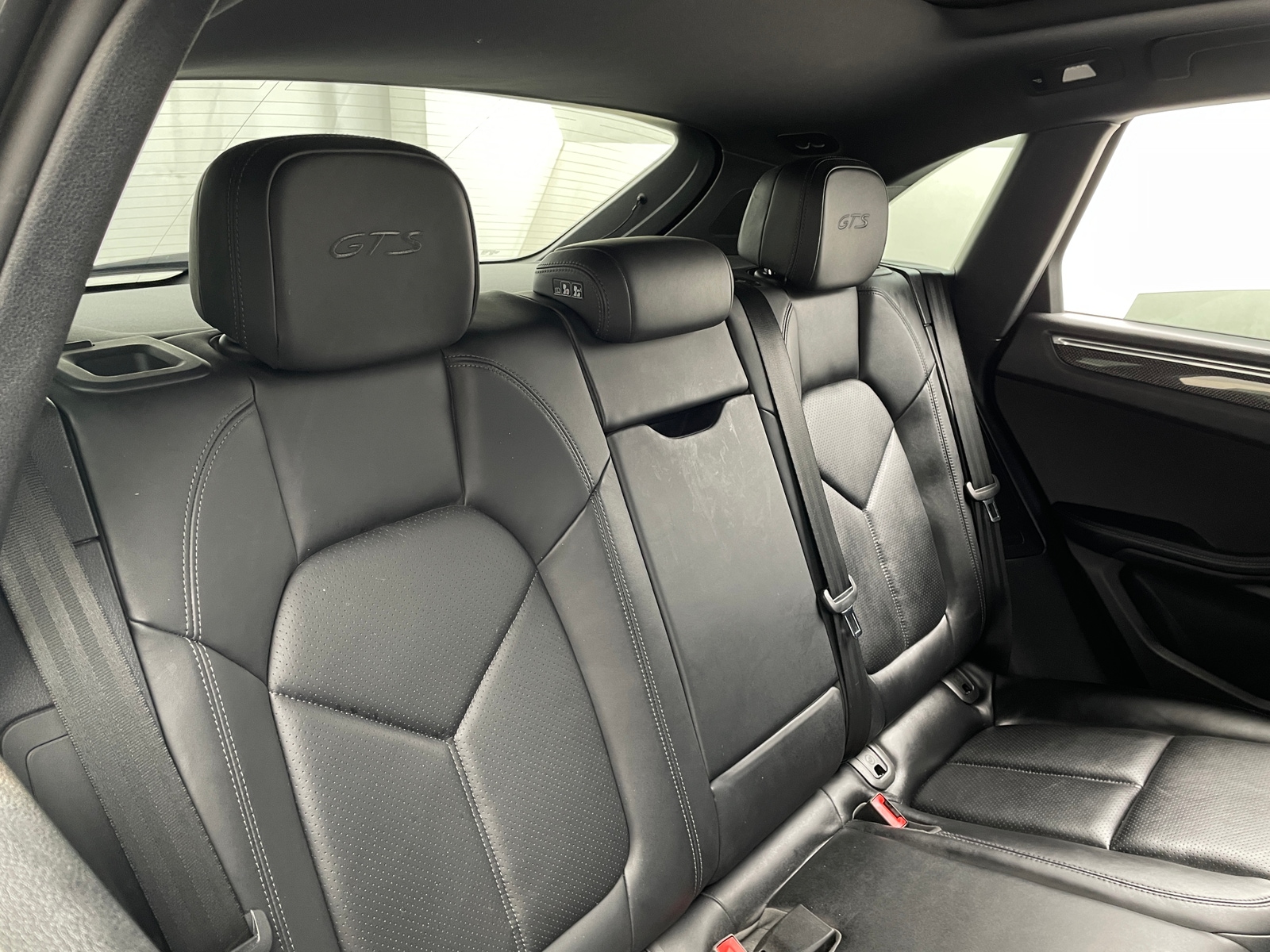 Thumbnail: 2017 Porsche Macan - 5