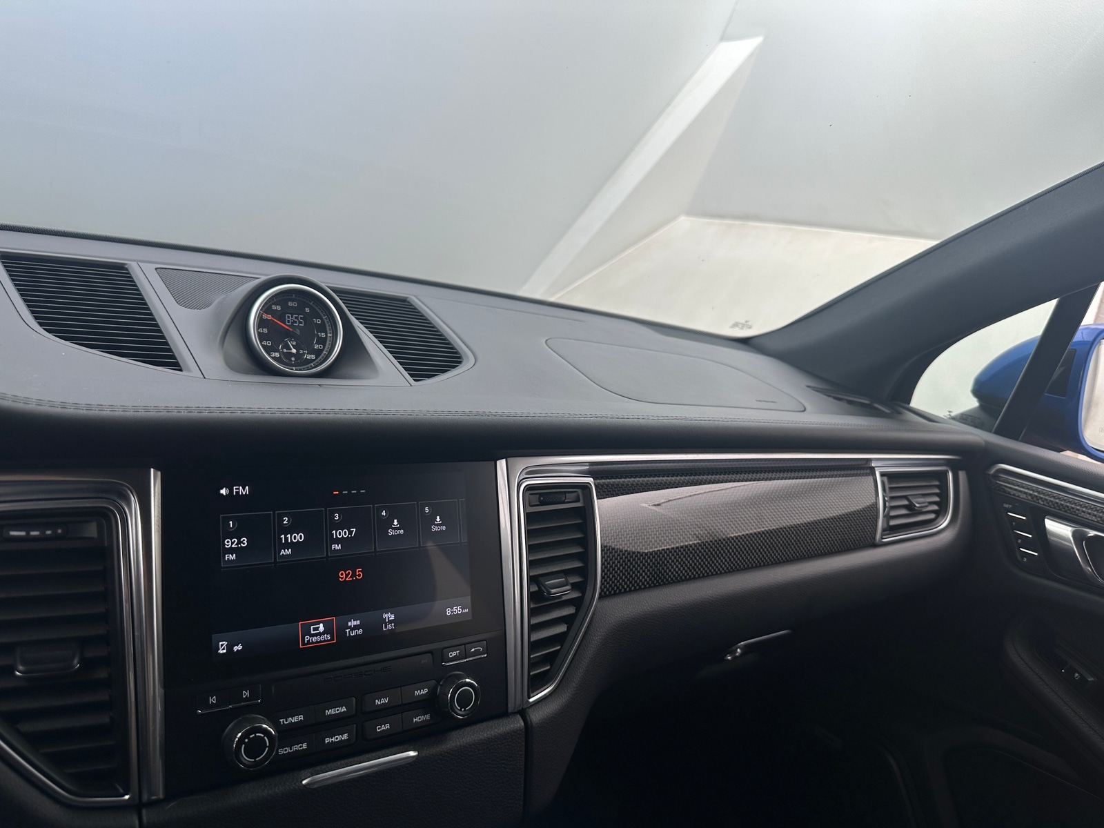 Thumbnail: 2017 Porsche Macan - 3