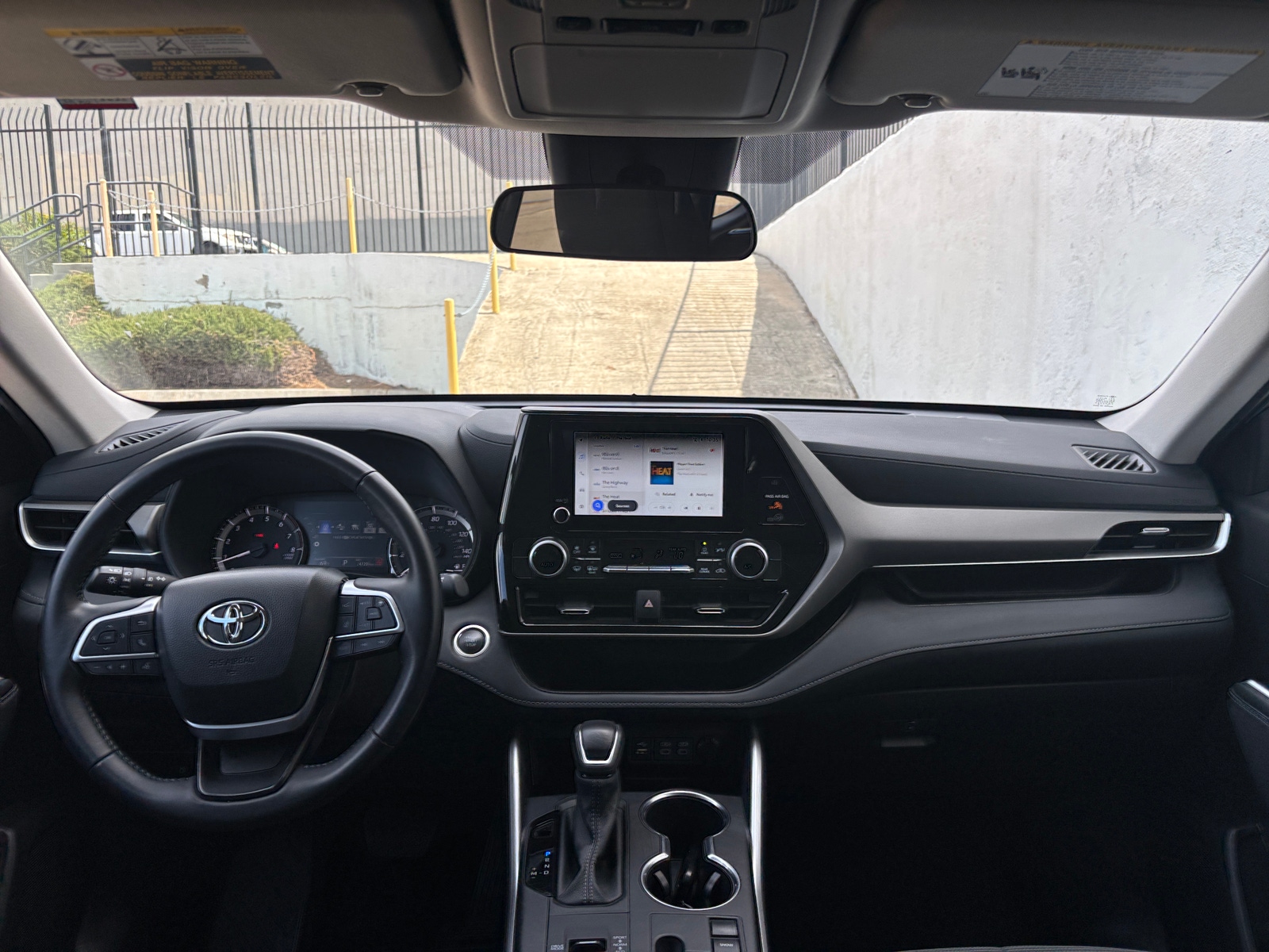 Thumbnail: 2025 Toyota Highlander - 3