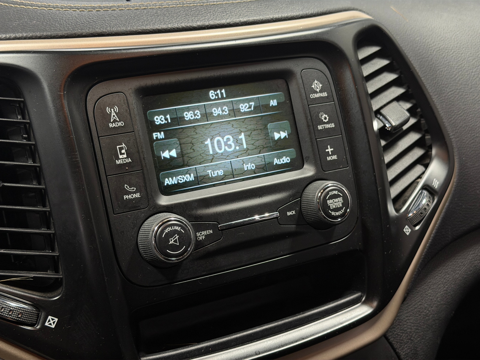 Thumbnail: 2018 Jeep Cherokee - 4