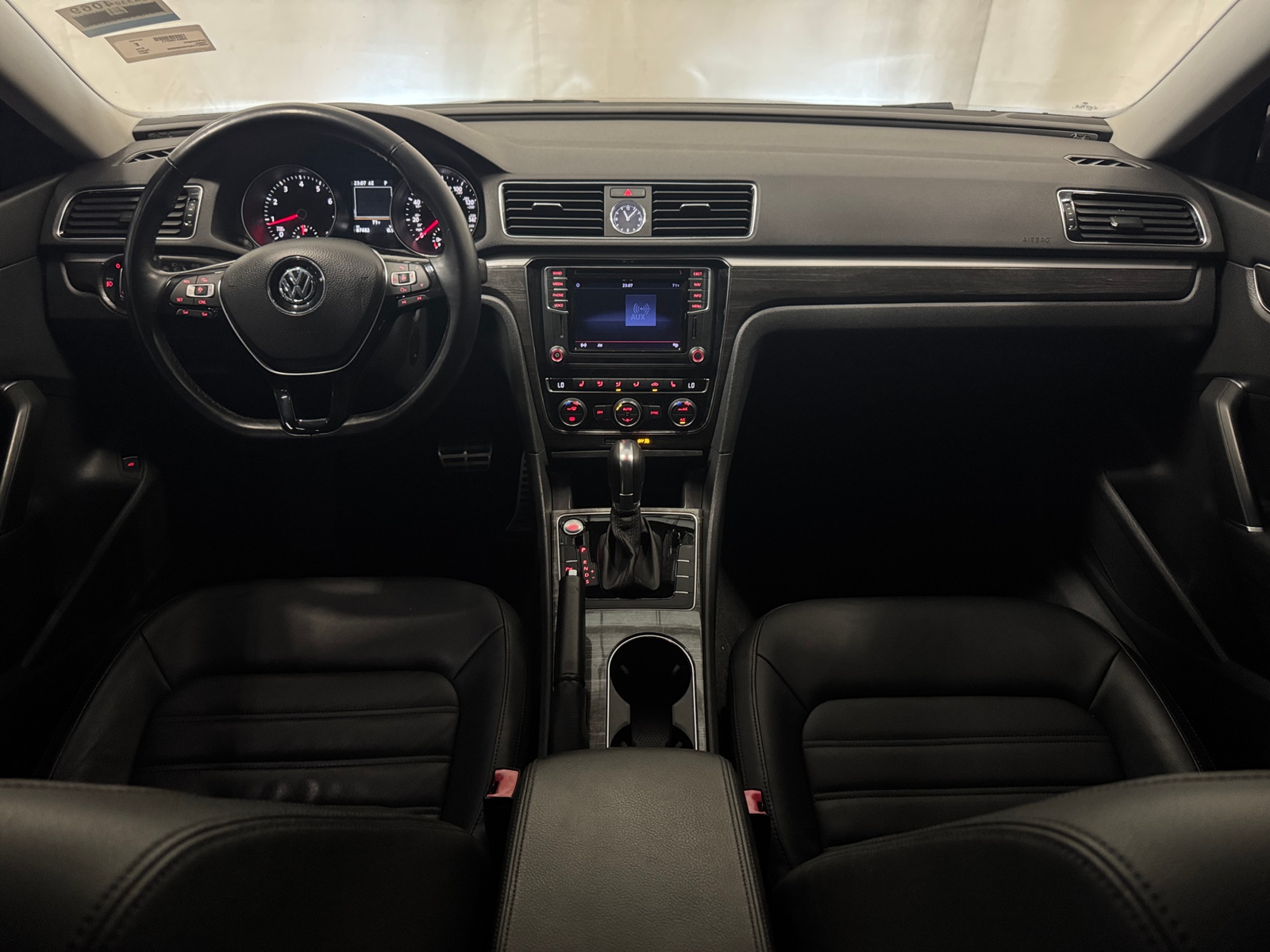 Thumbnail: 2017 Volkswagen Passat - 2