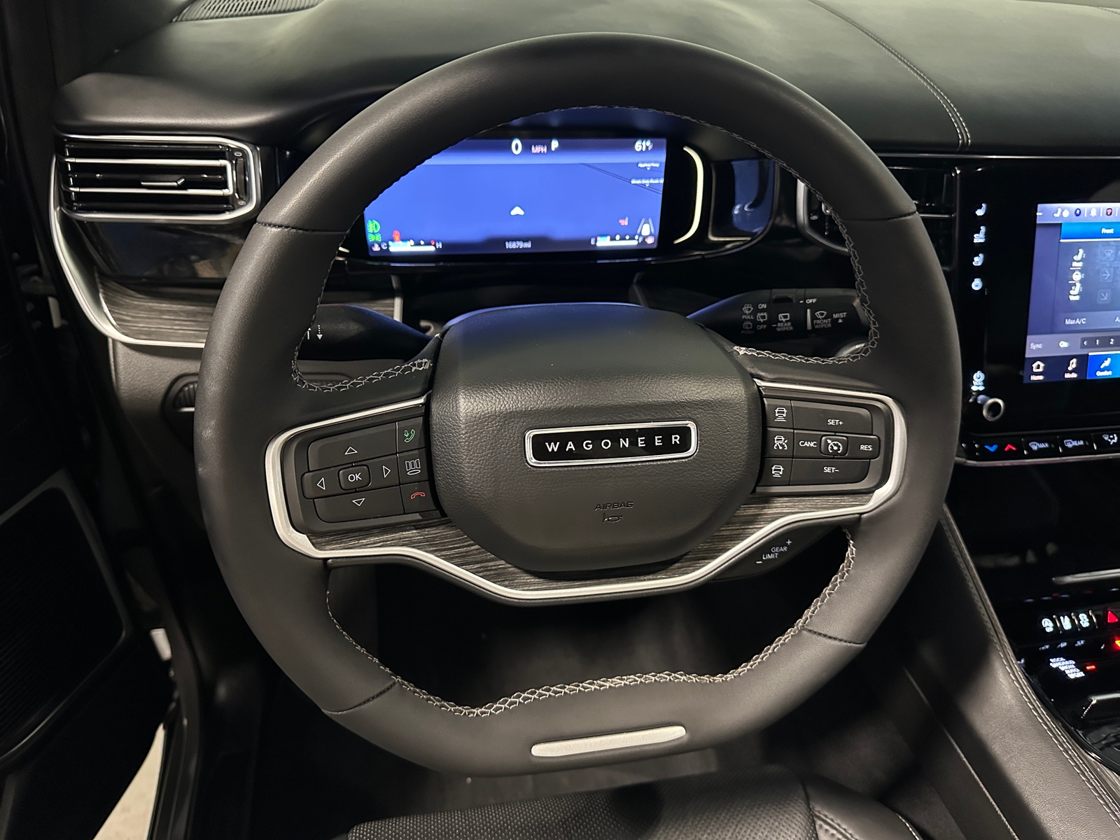 Thumbnail: 2022 Jeep Wagoneer - 4