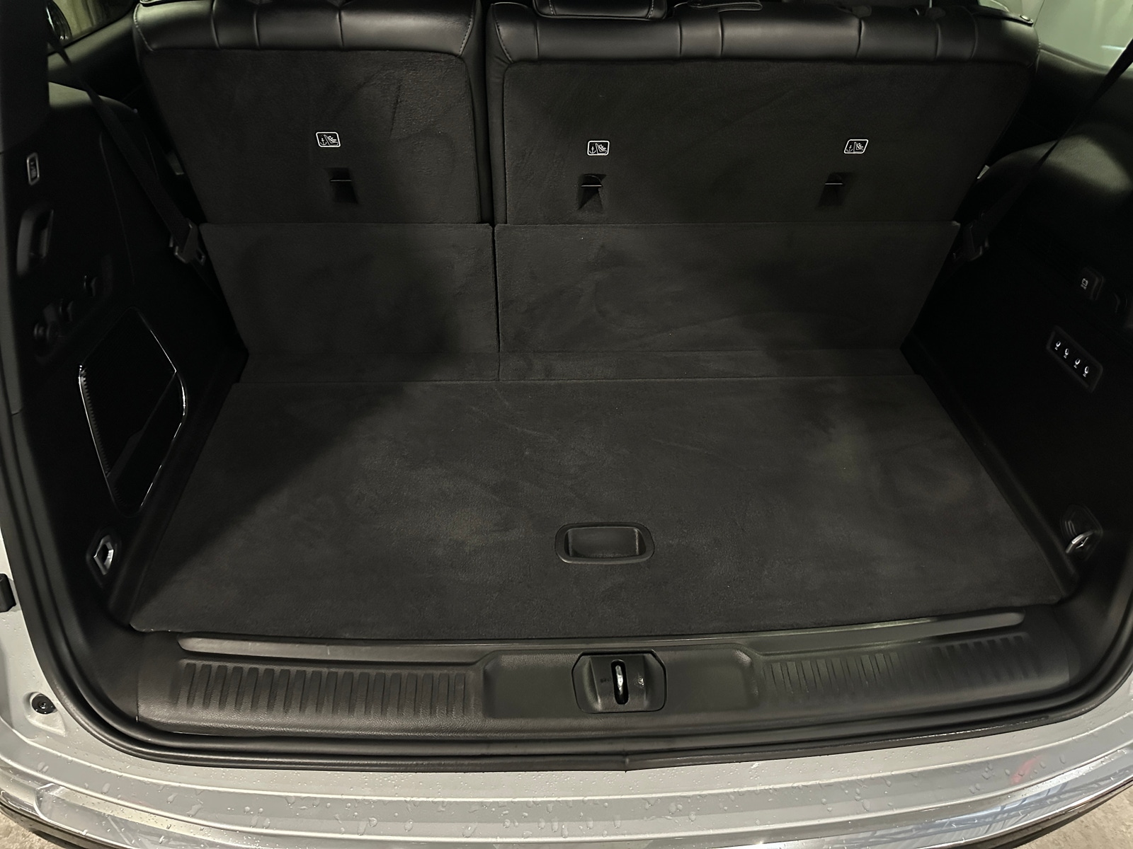 Thumbnail: 2022 Jeep Wagoneer - 6