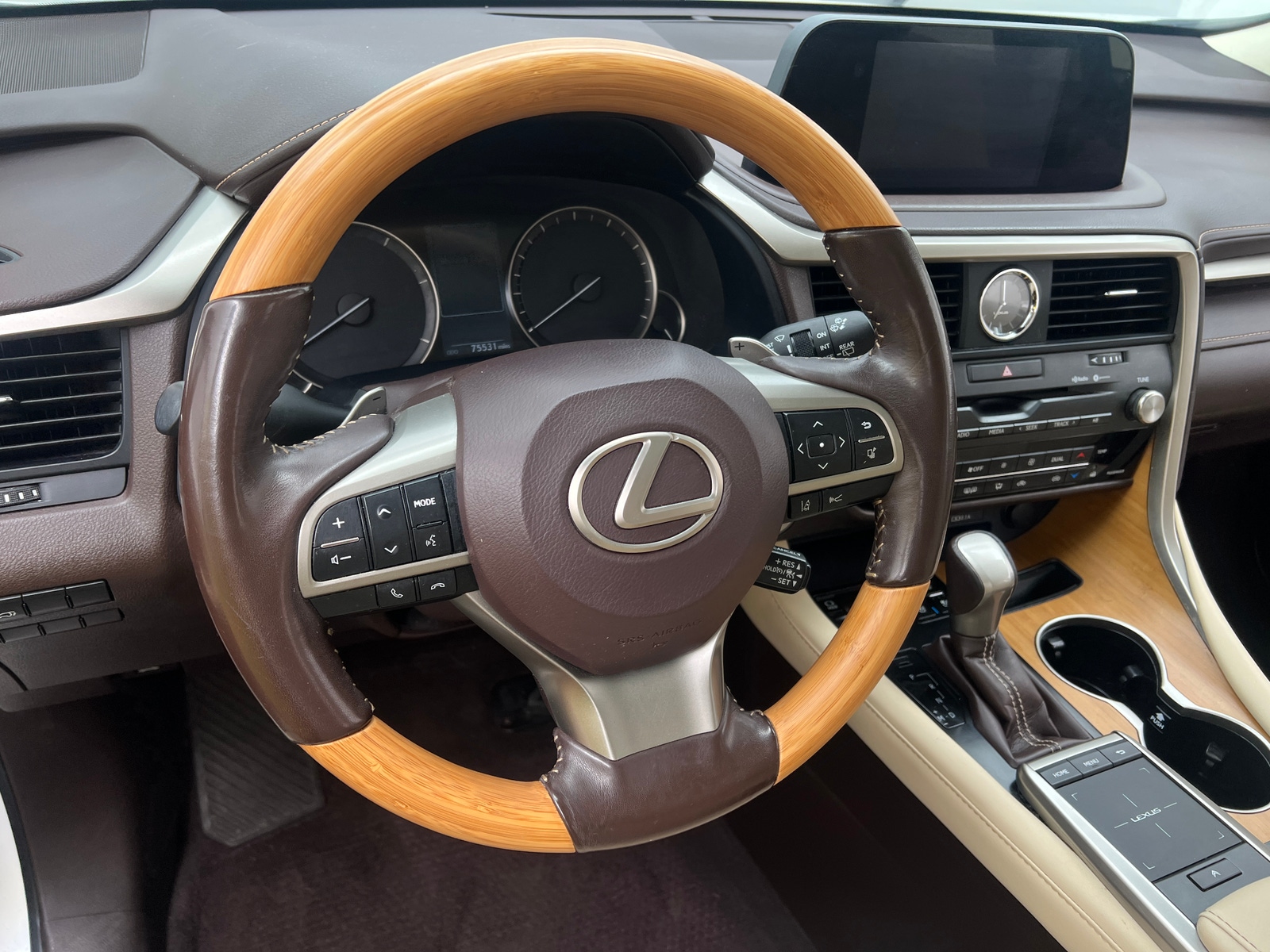Thumbnail: 2020 Lexus RX - 4