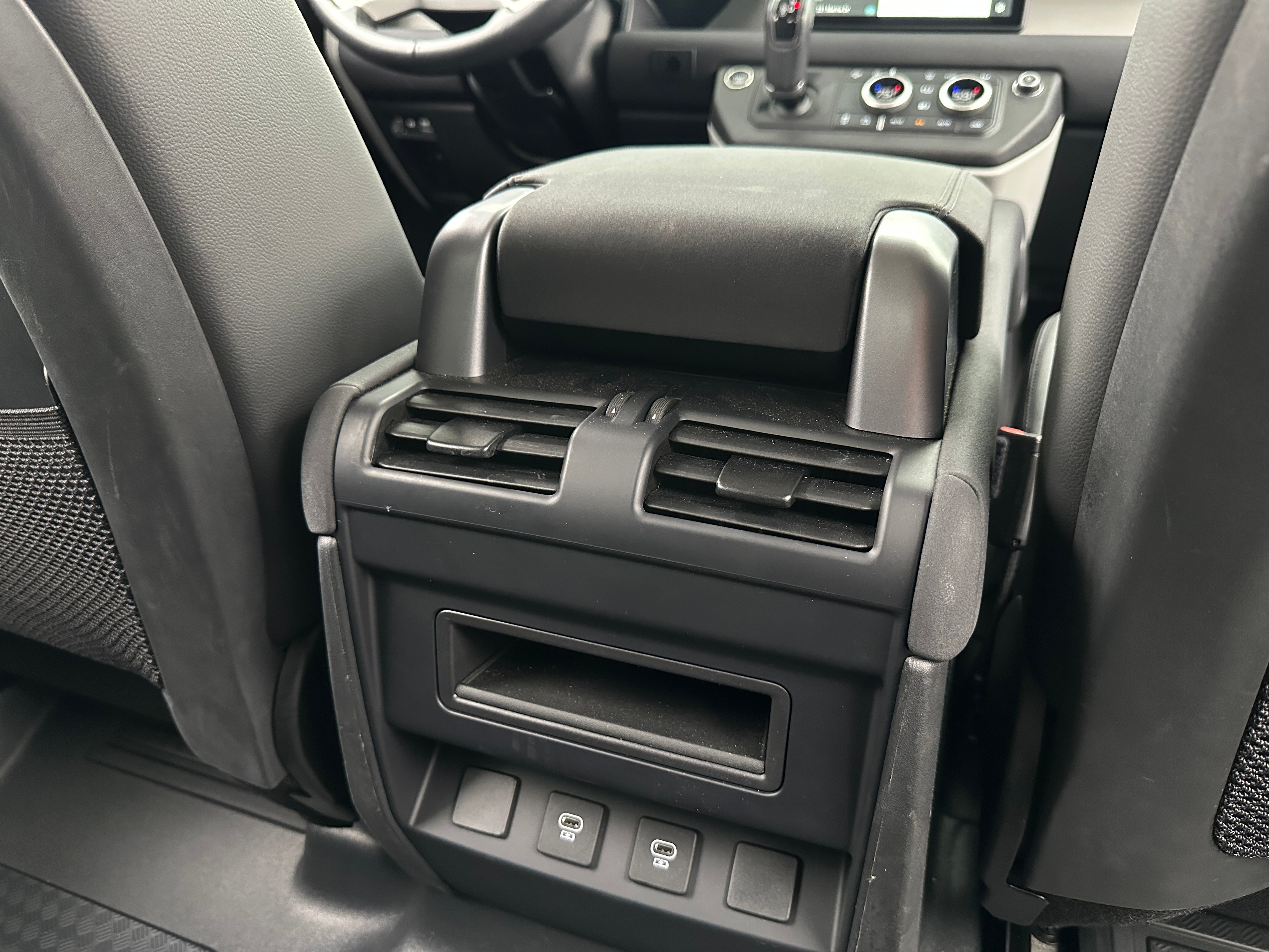 2023 Land Rover Defender S - Photo 9