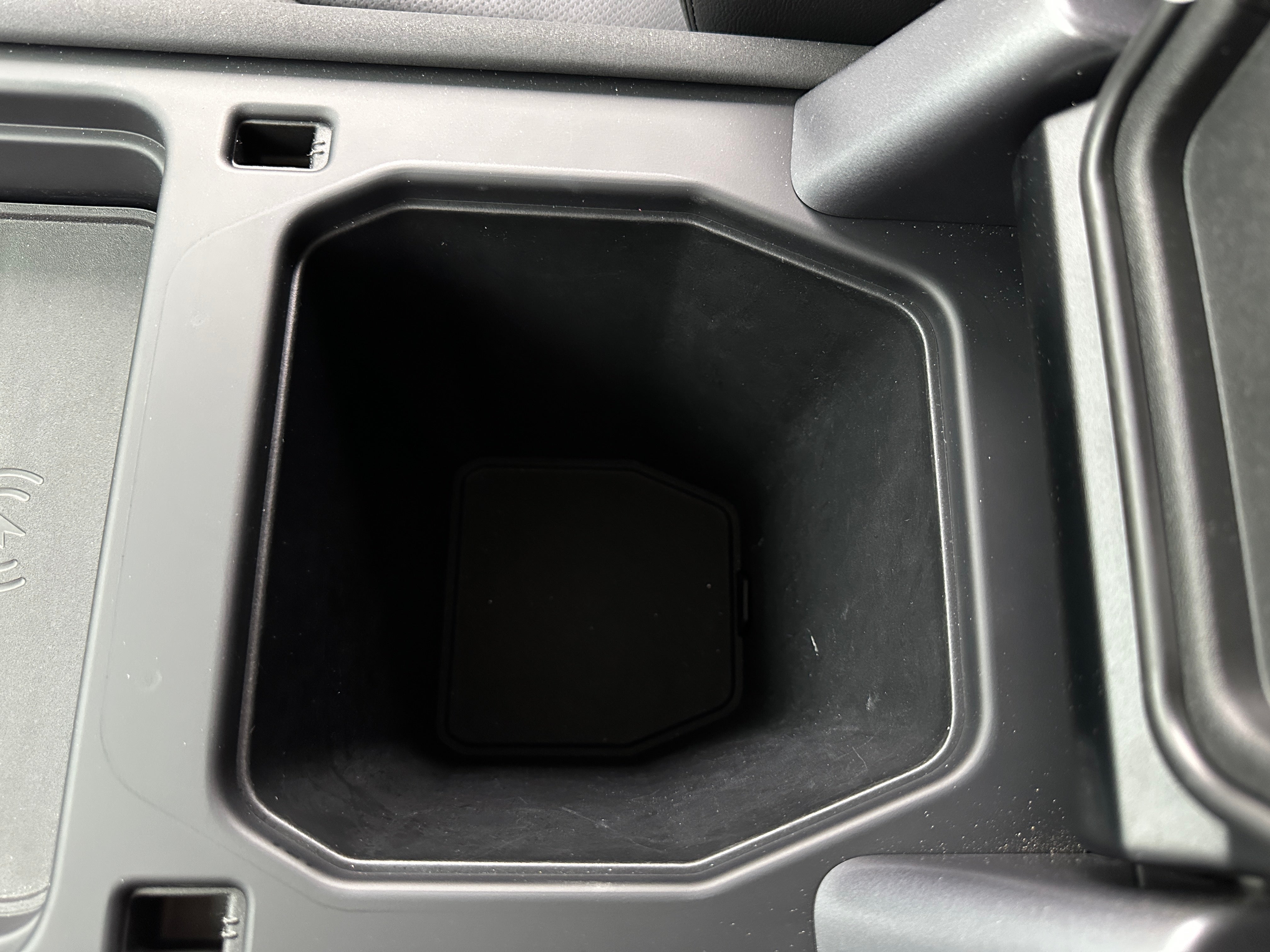 2023 Land Rover Defender S - Photo 14