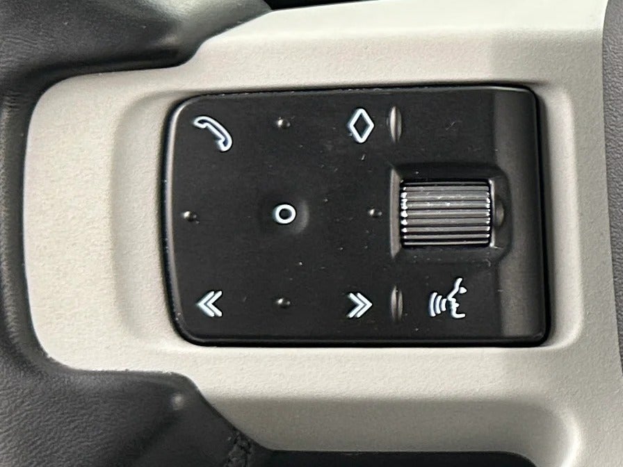 2023 Land Rover Defender S - Photo 17
