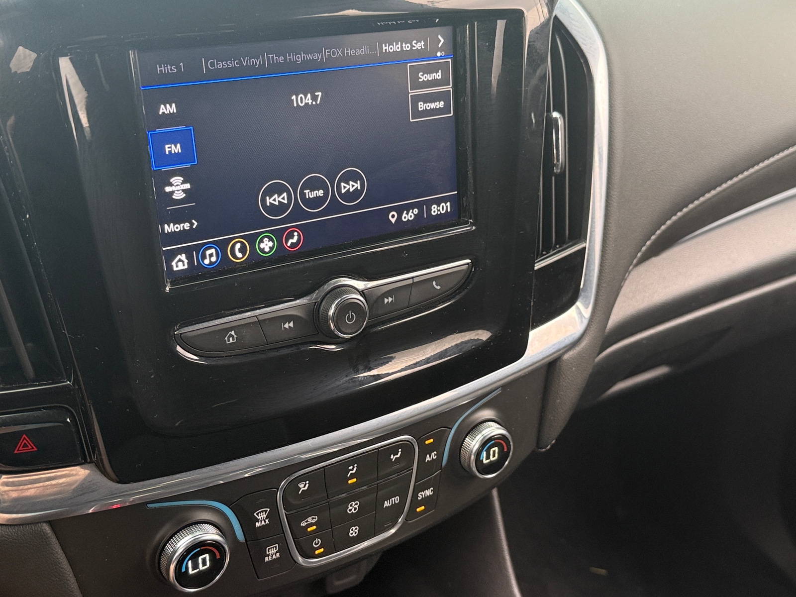 Thumbnail: 2023 Chevrolet Traverse - 4