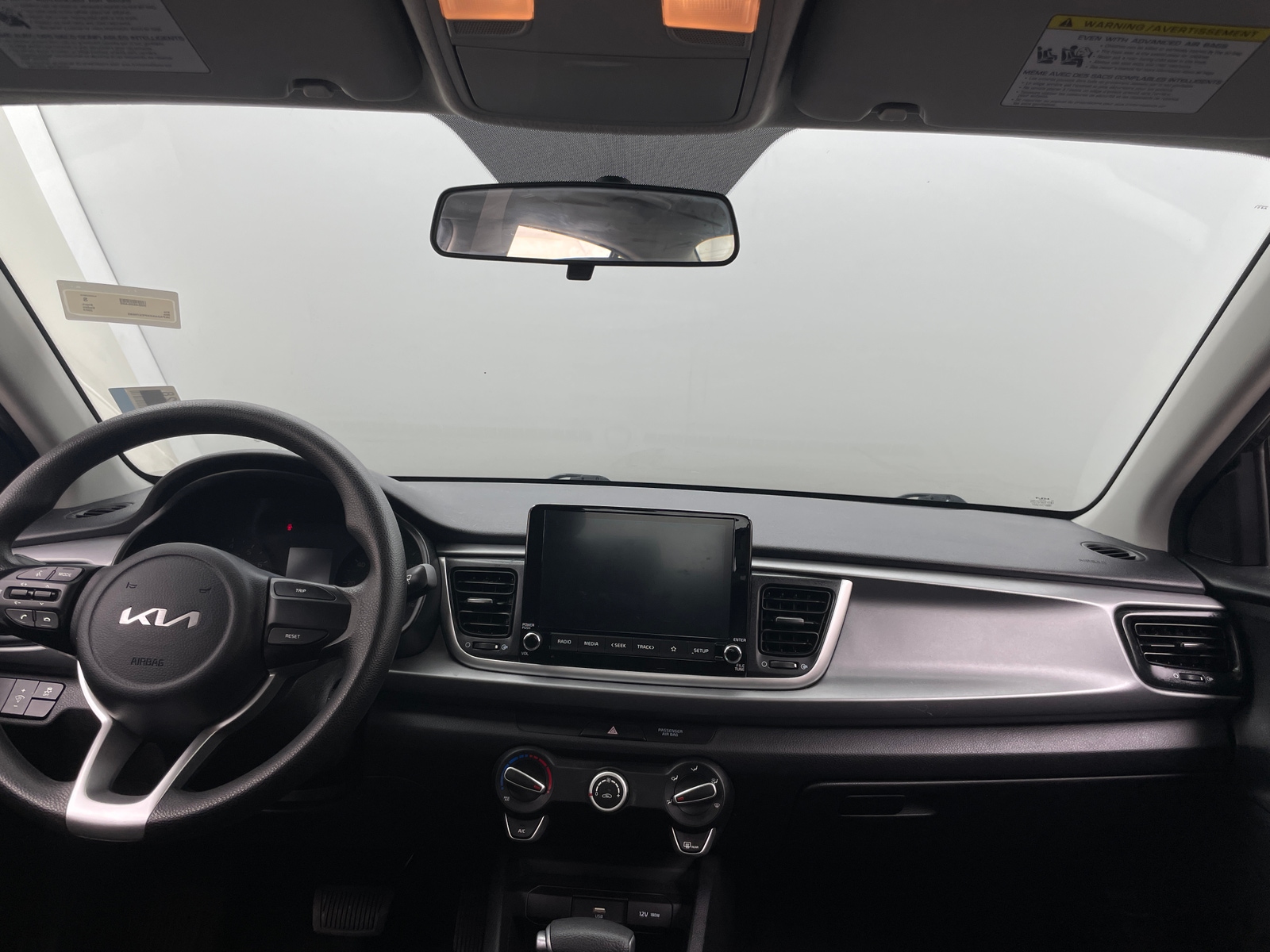 Thumbnail: 2023 Kia Rio - 3