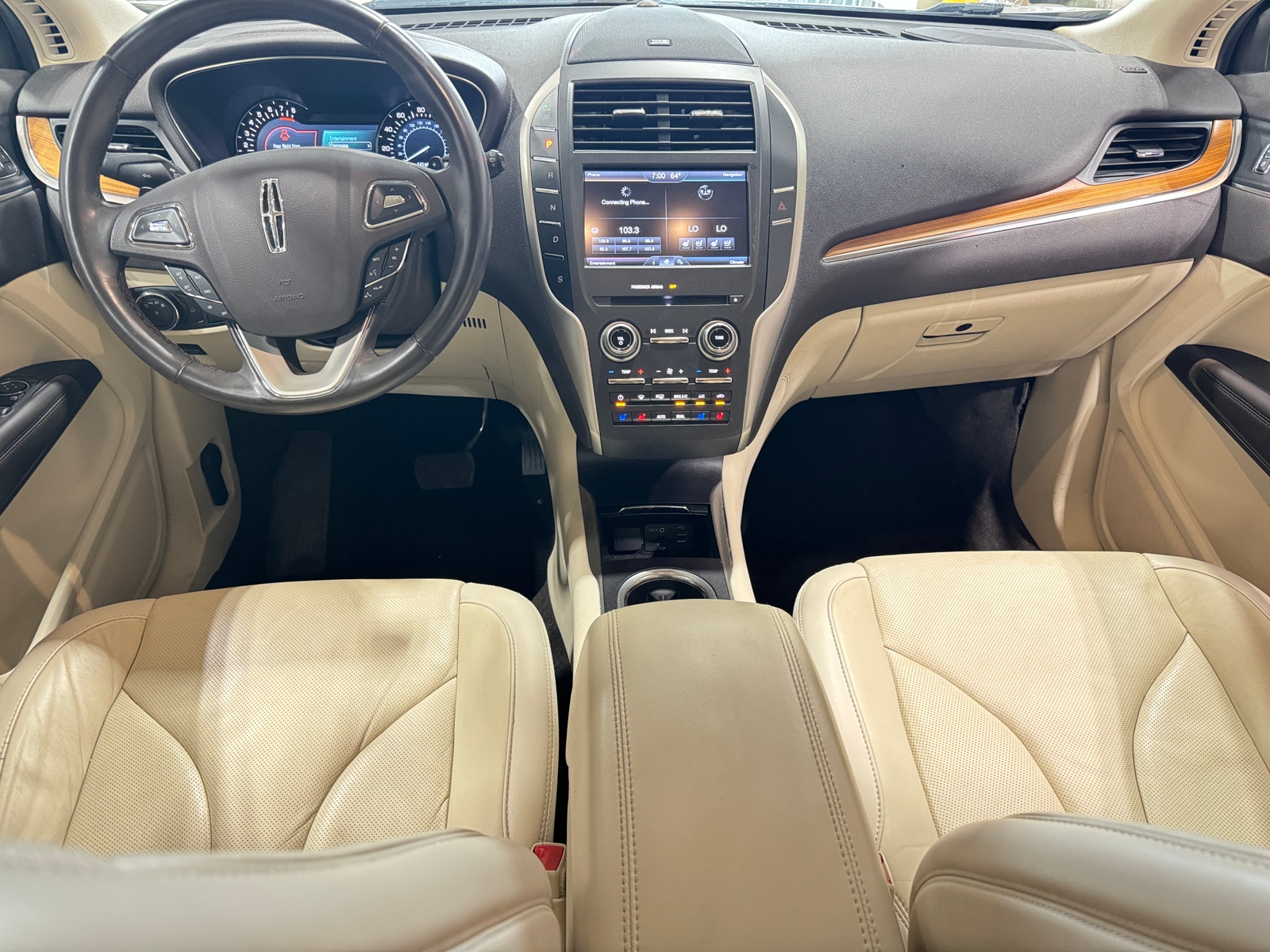 Thumbnail: 2015 Lincoln MKC - 2