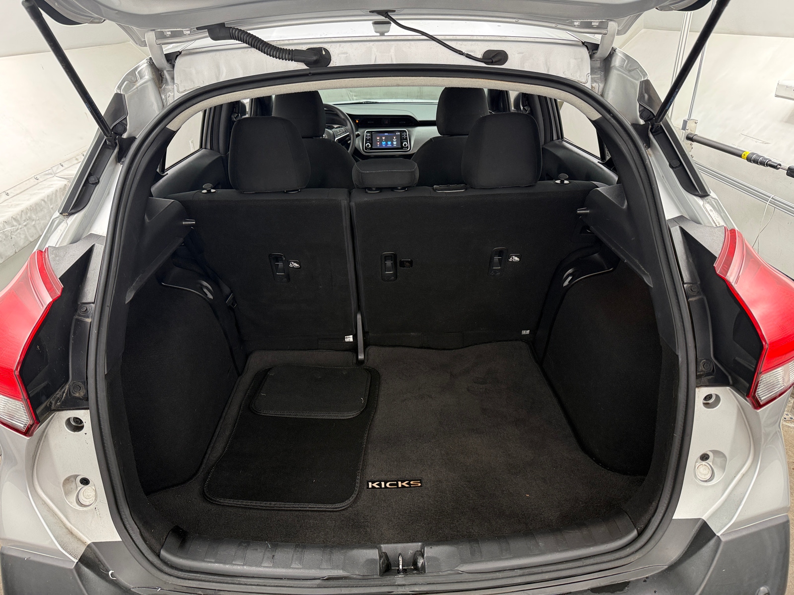 Thumbnail: 2020 Nissan Kicks - 7