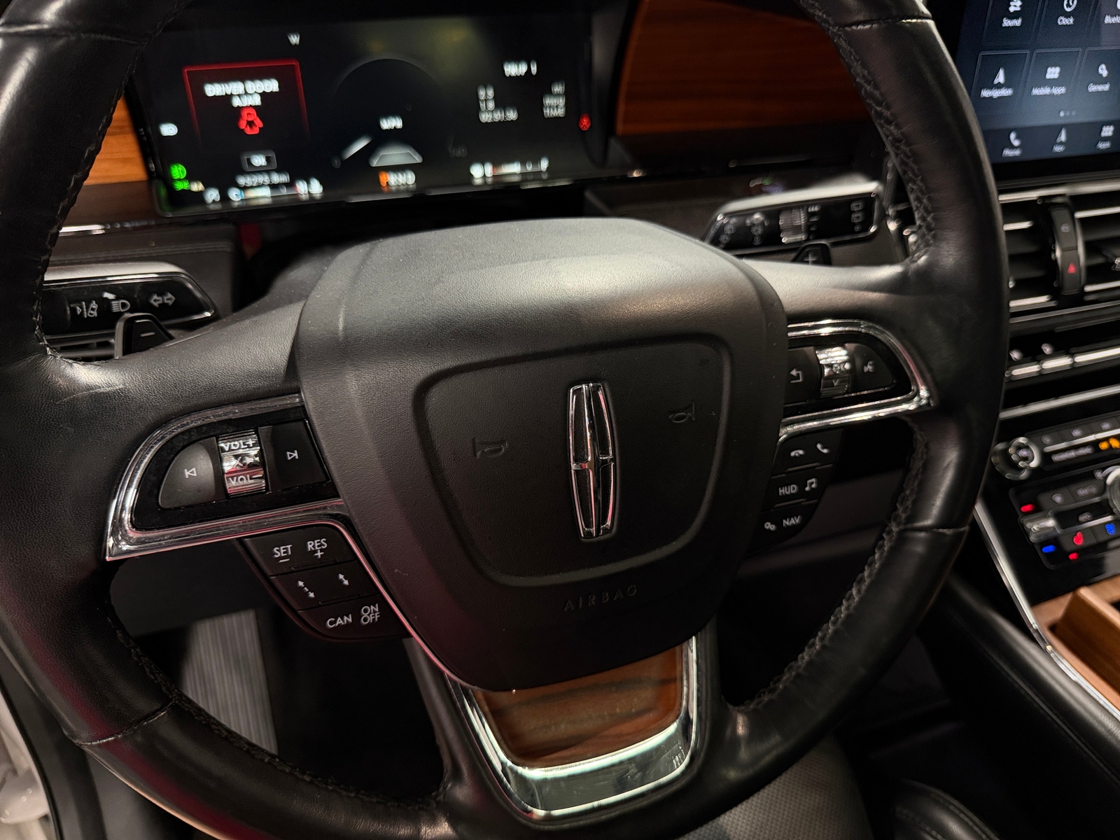 Thumbnail: 2019 Lincoln Navigator - 4