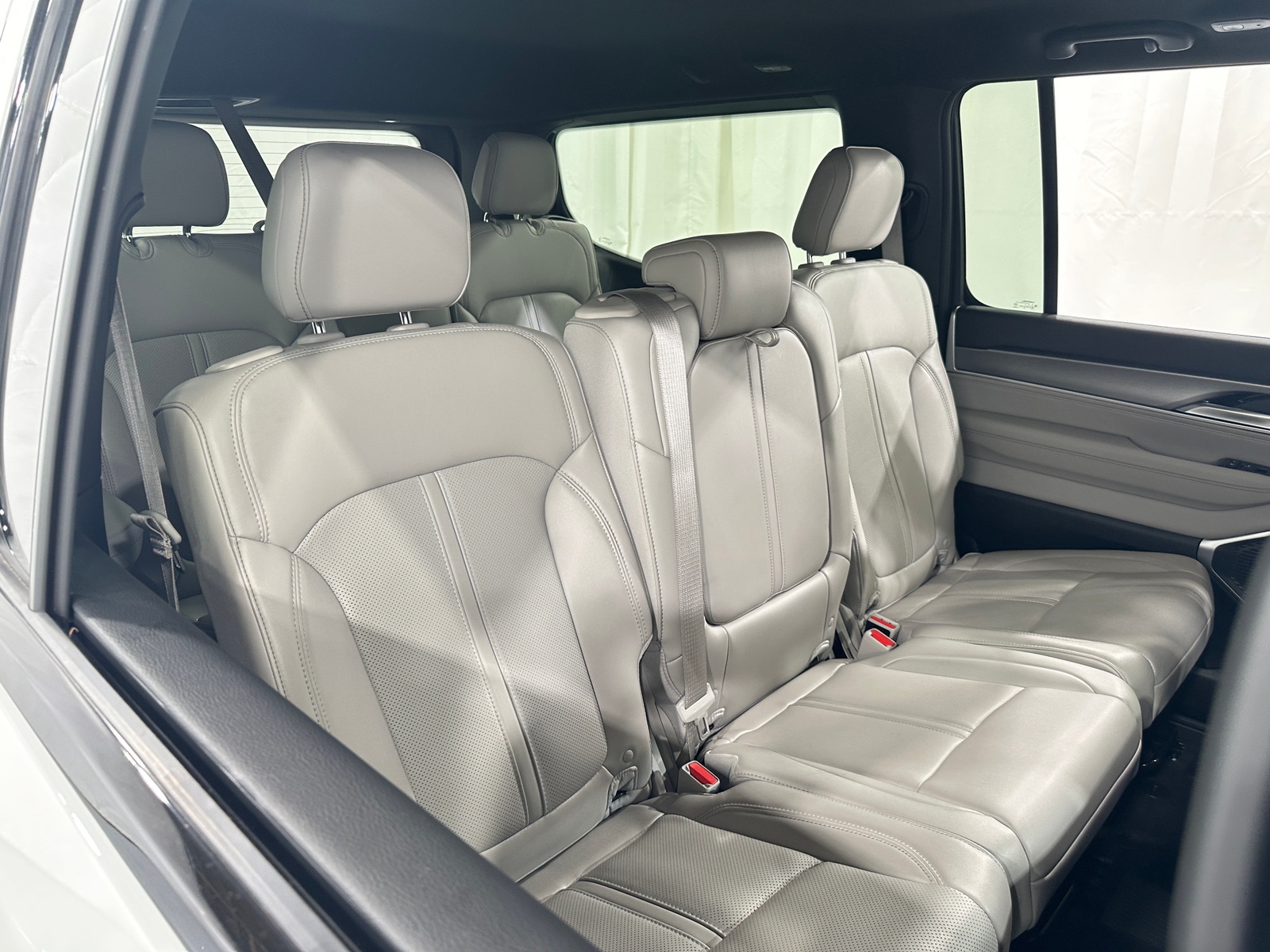 Thumbnail: 2025 Jeep Wagoneer - 5