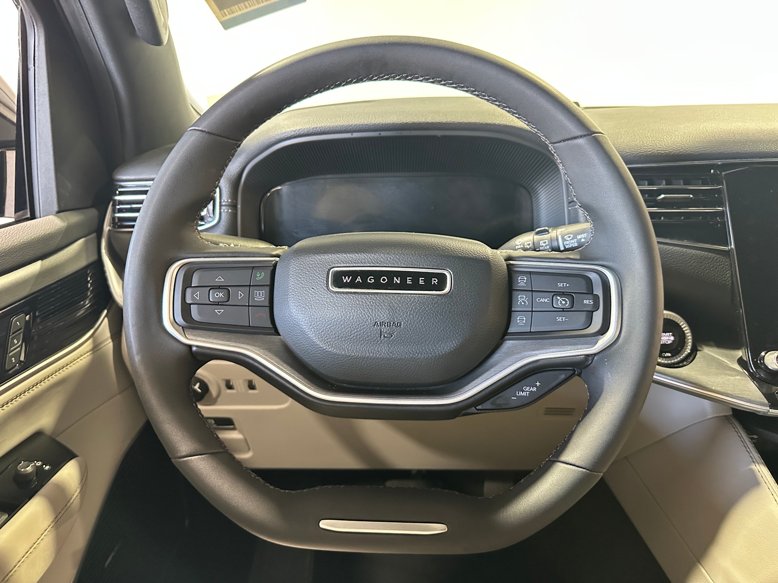 Thumbnail: 2025 Jeep Wagoneer - 4