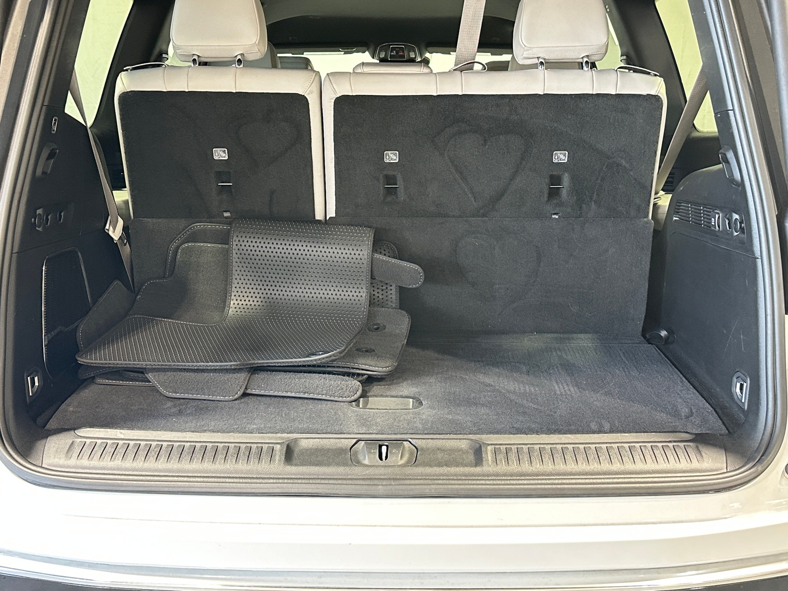 Thumbnail: 2025 Jeep Wagoneer - 6