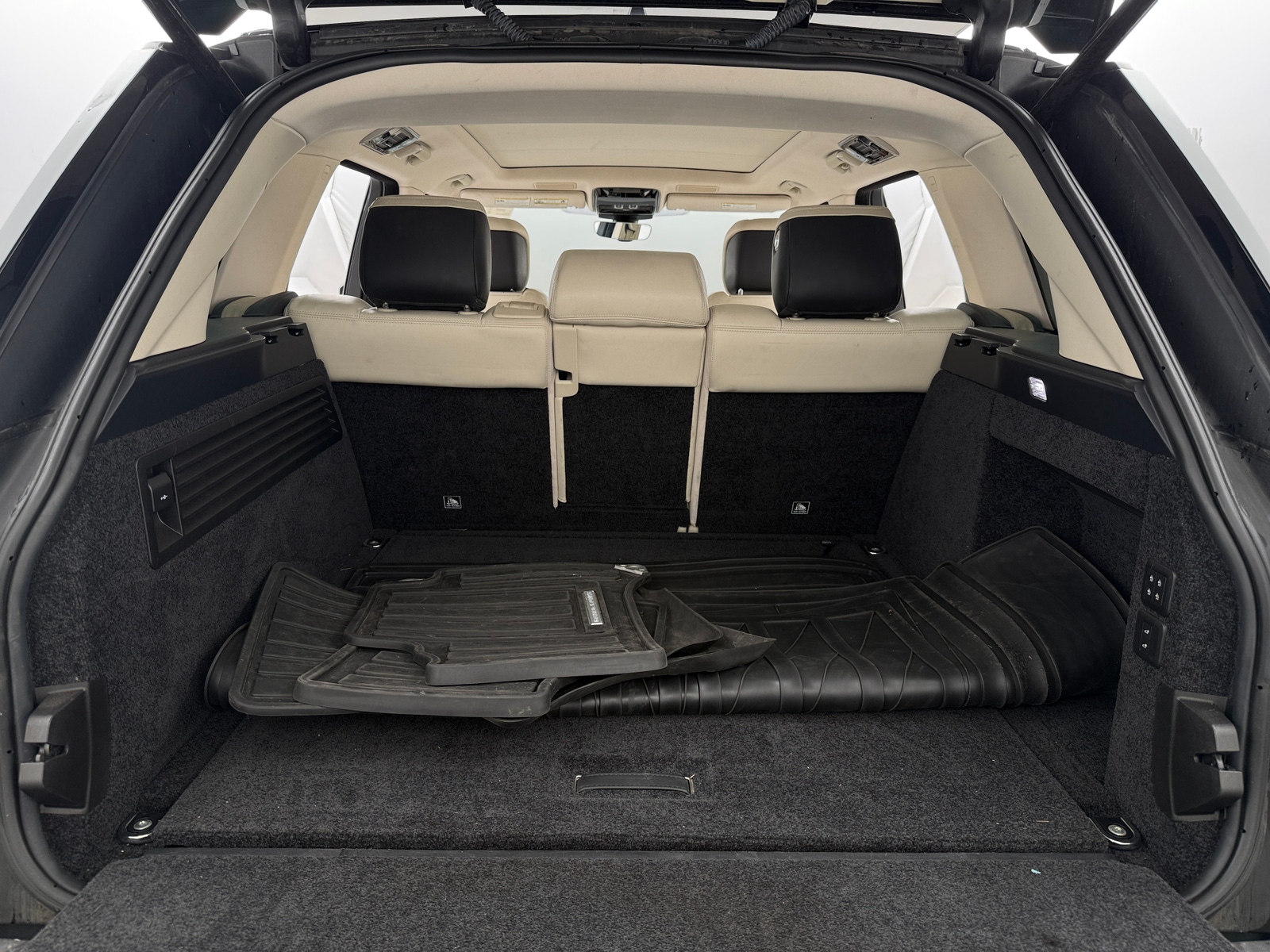 Thumbnail: 2020 Land Rover Range Rover - 6