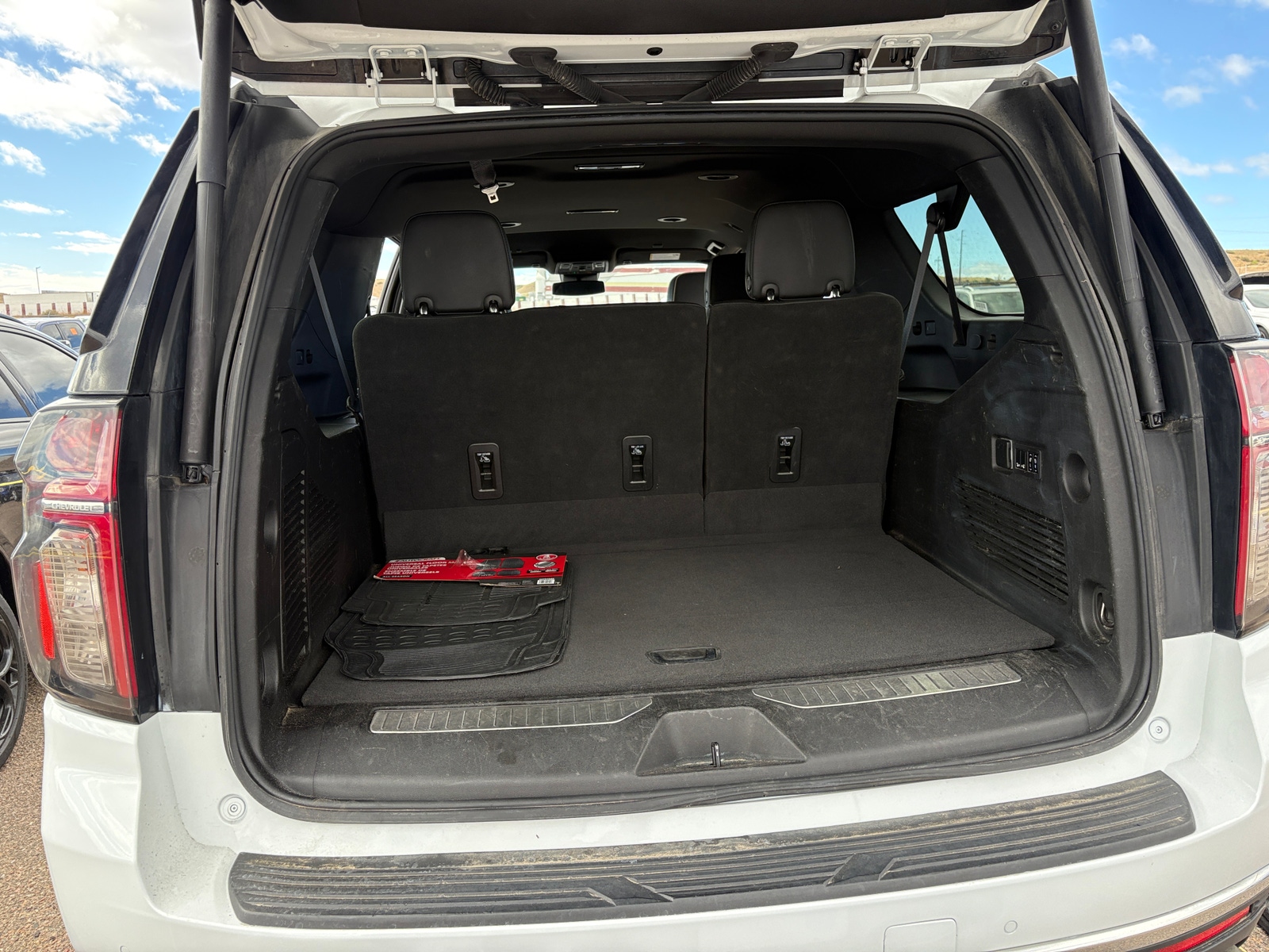 Thumbnail: 2023 Chevrolet Suburban - 6