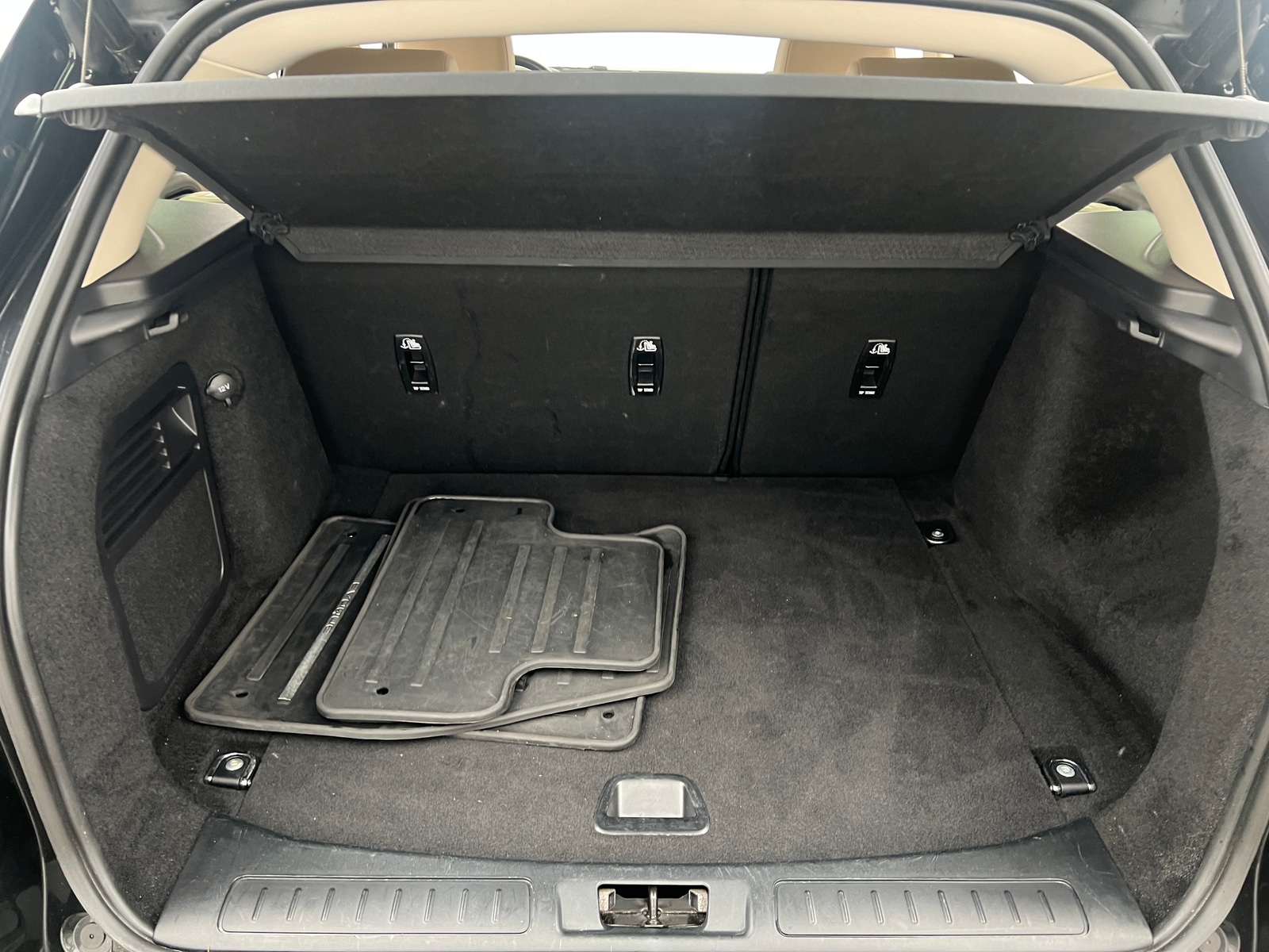 Thumbnail: 2018 Land Rover Range Rover Evoque - 6