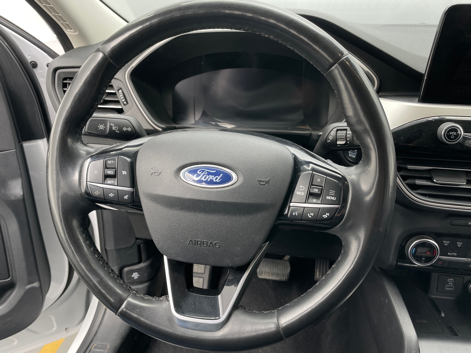 Thumbnail: 2021 Ford Escape - 4