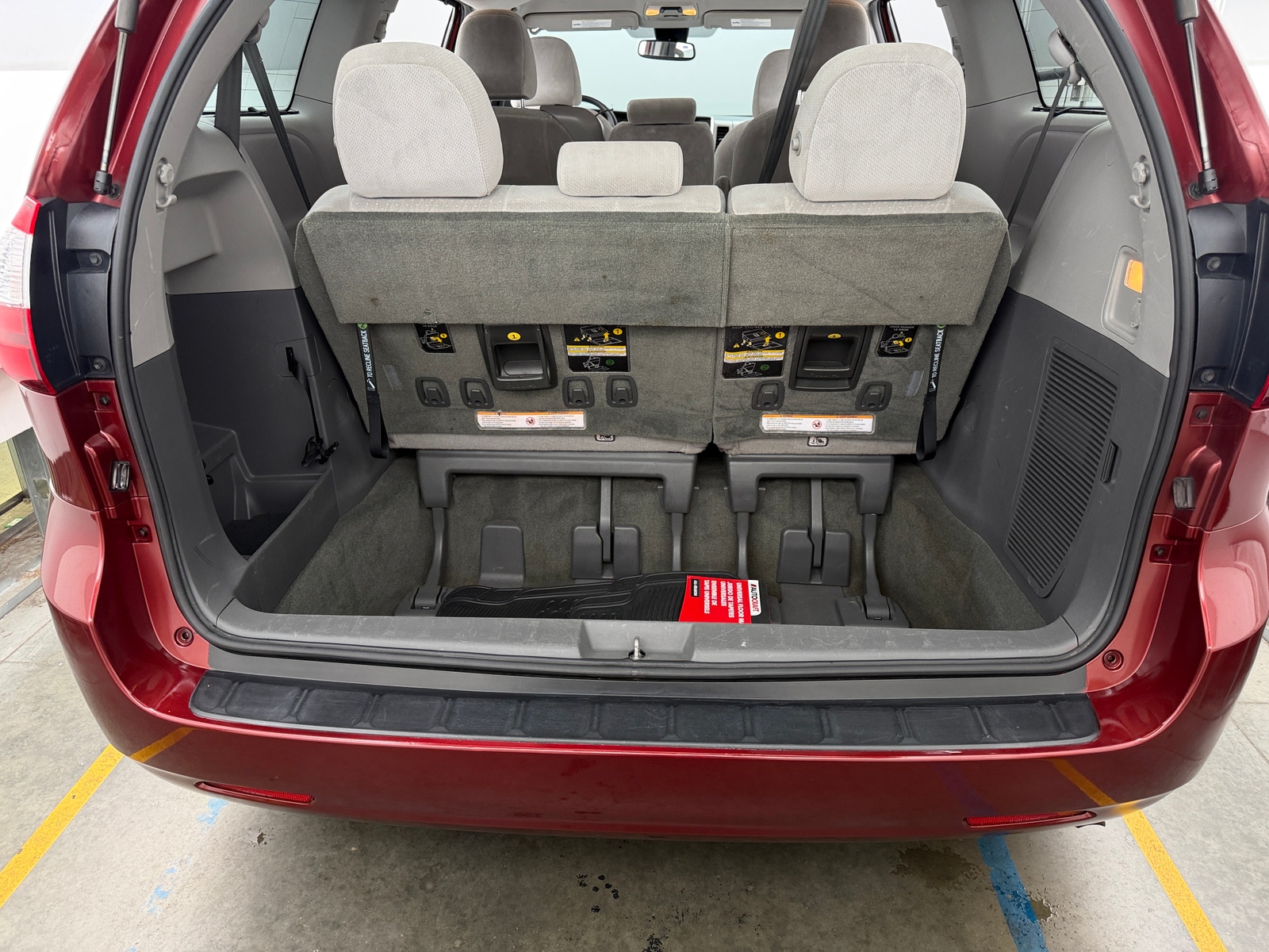 Thumbnail: 2018 Toyota Sienna - 7