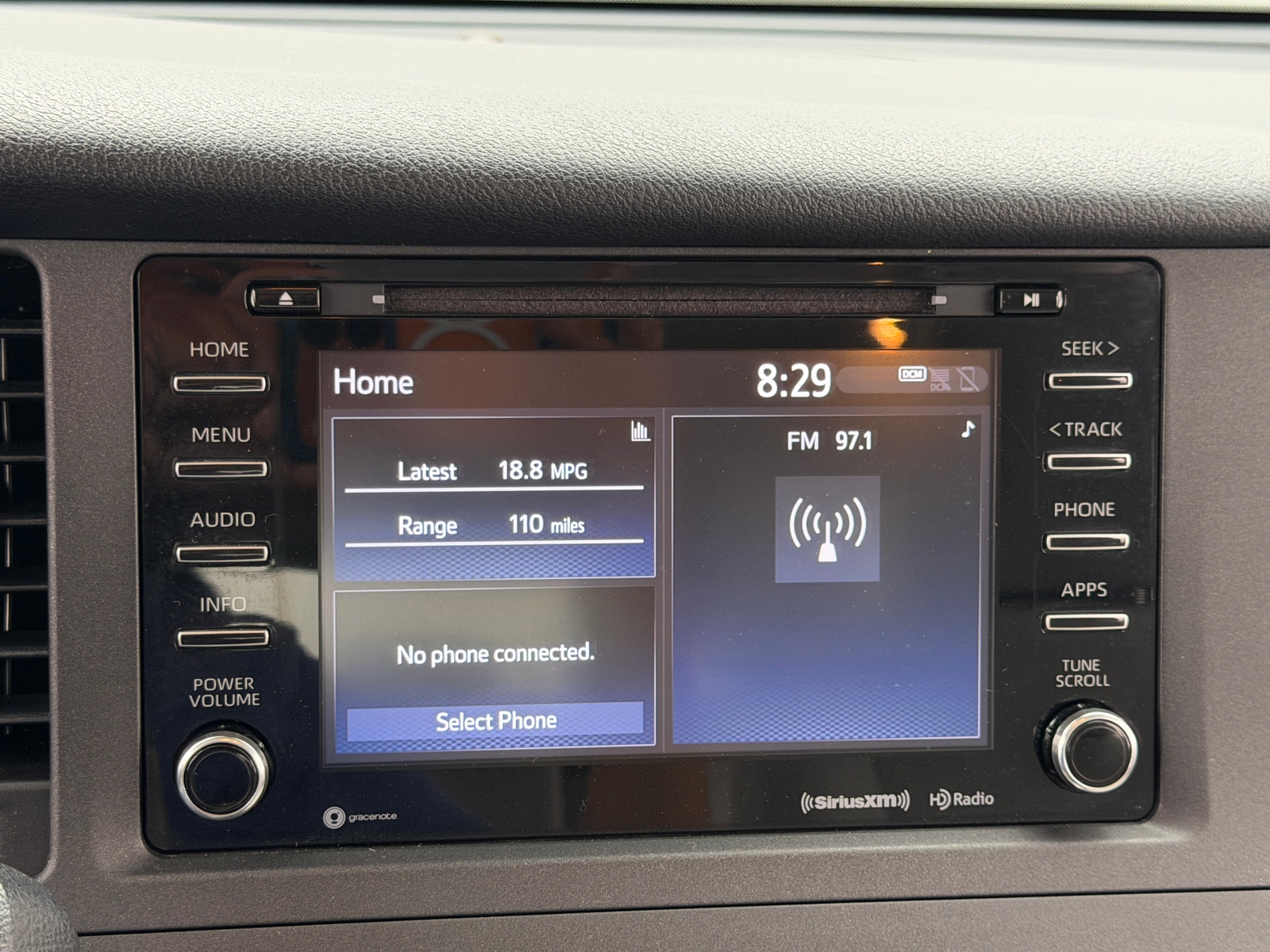 Thumbnail: 2018 Toyota Sienna - 4