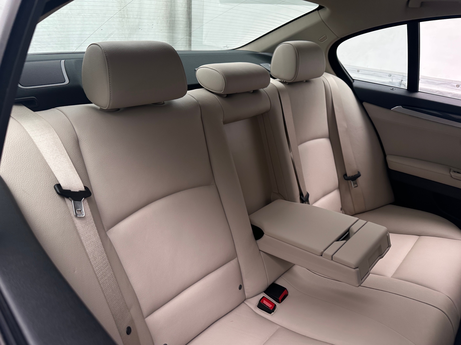 Thumbnail: 2012 BMW 5 Series - 5