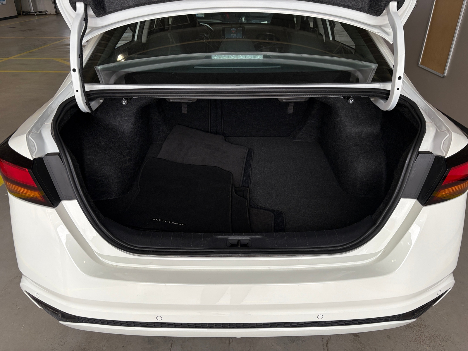 Thumbnail: 2025 Nissan Altima - 7