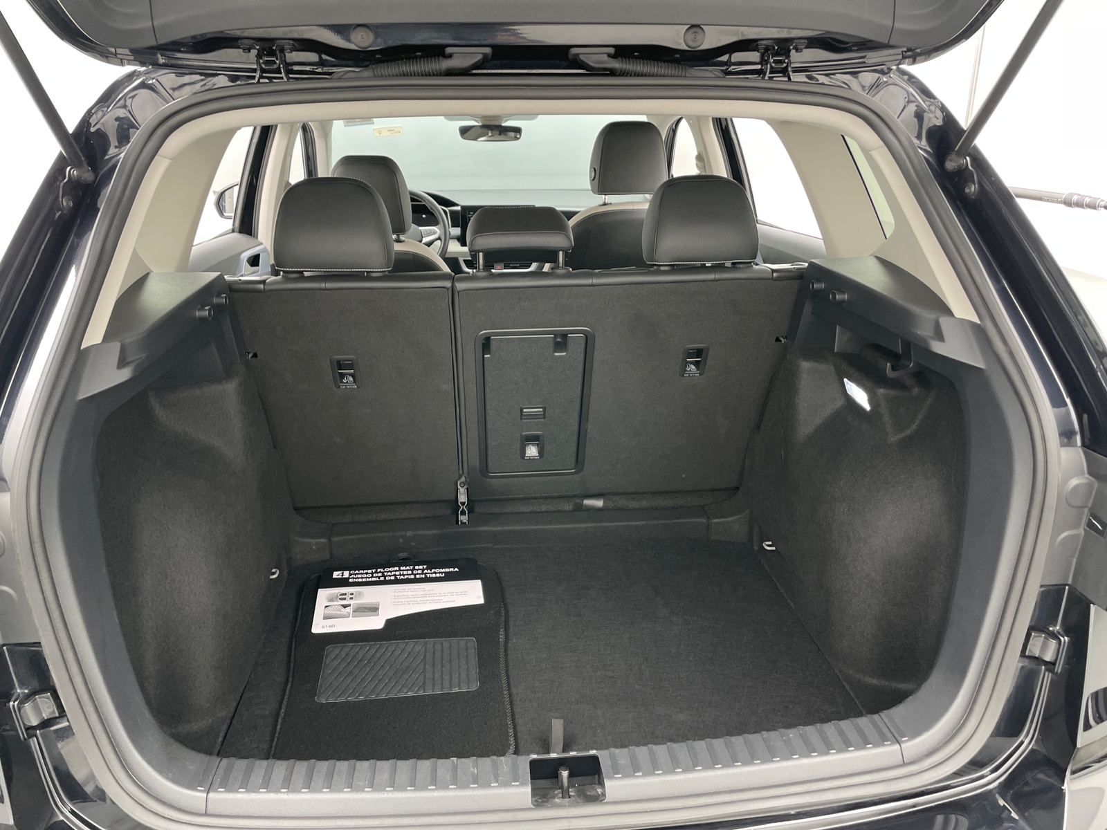 Thumbnail: 2025 Volkswagen Taos - 6