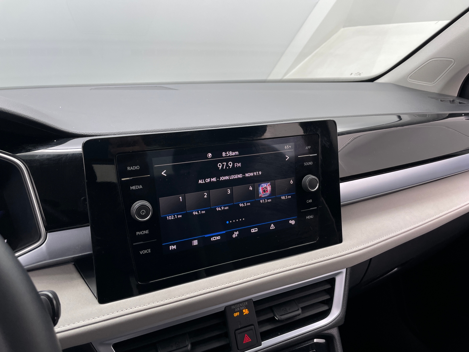 Thumbnail: 2025 Volkswagen Taos - 3