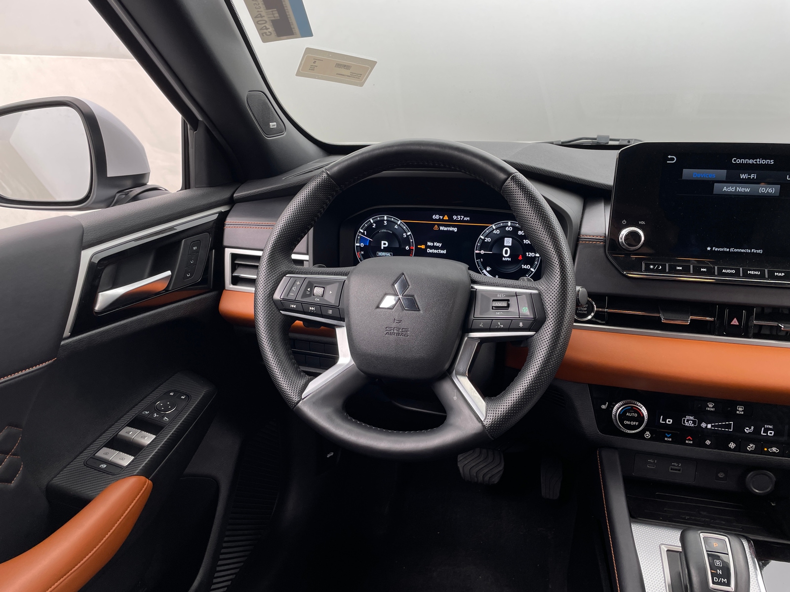Thumbnail: 2023 Mitsubishi Outlander - 4