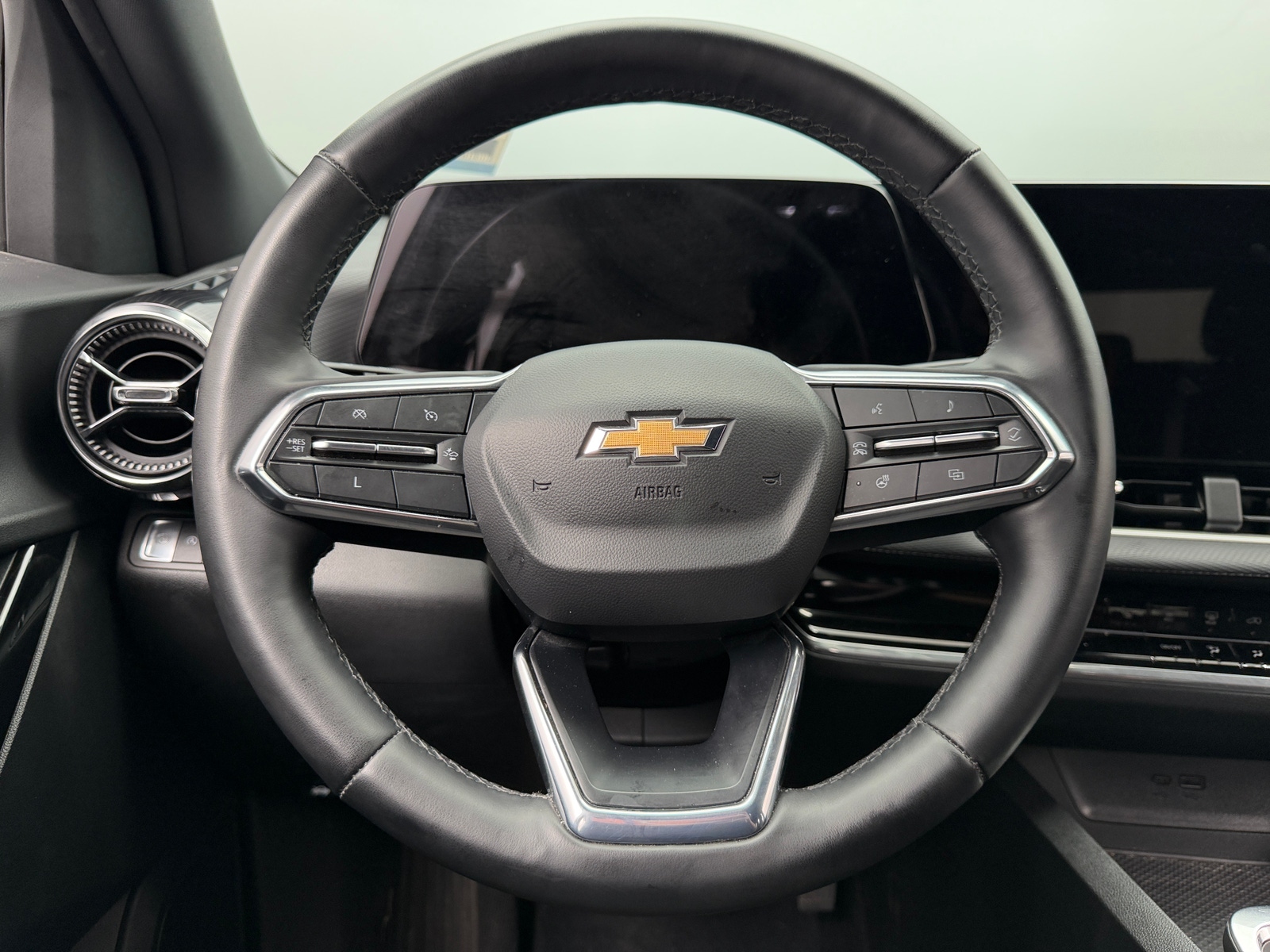 Thumbnail: 2025 Chevrolet Equinox - 5