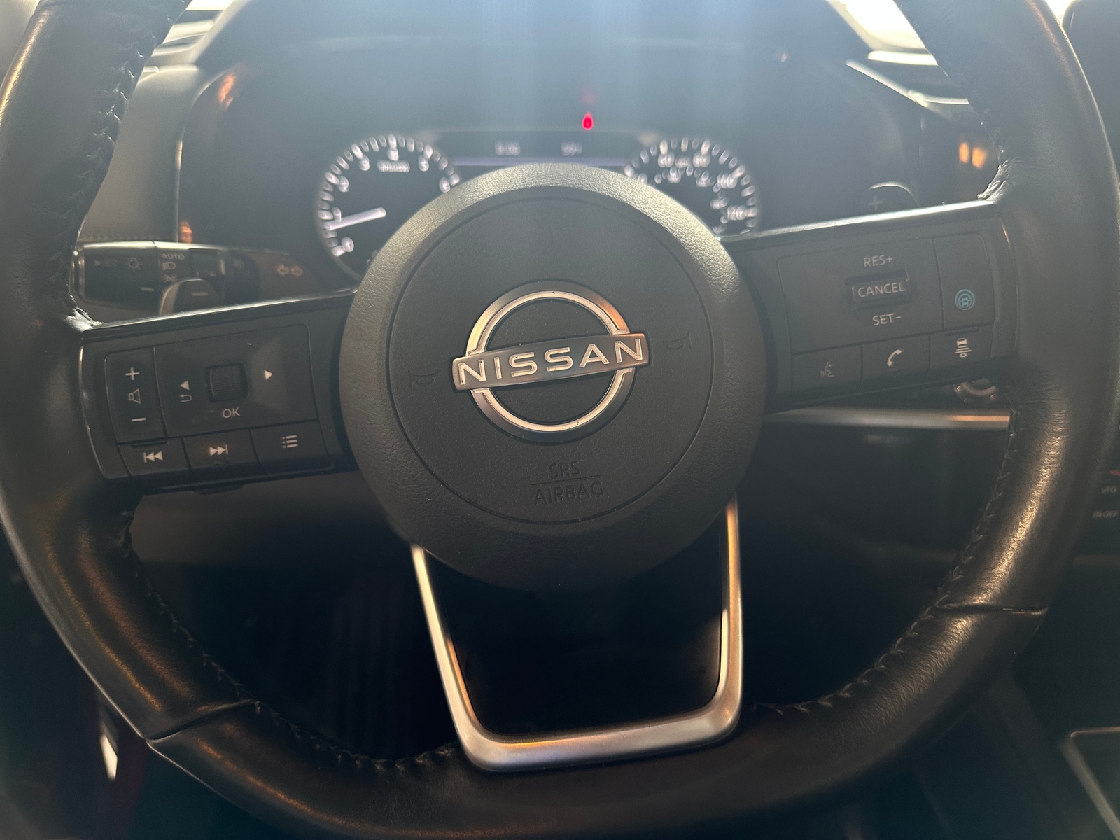 Thumbnail: 2023 Nissan Pathfinder - 4
