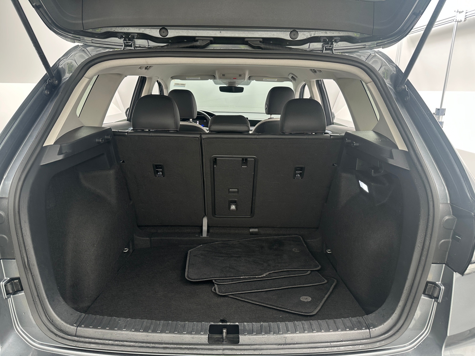 Thumbnail: 2025 Volkswagen Taos - 6