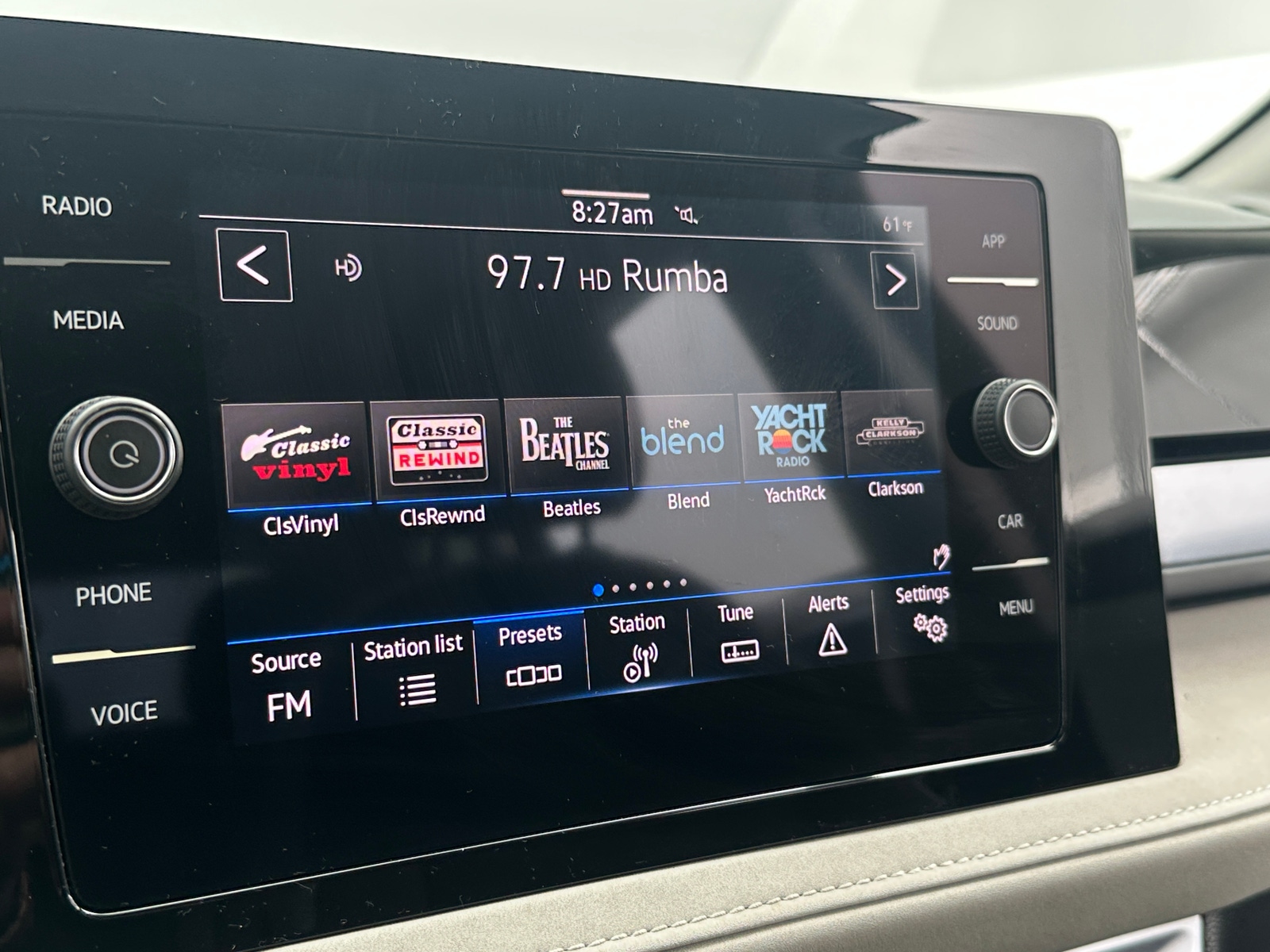 Thumbnail: 2025 Volkswagen Taos - 3