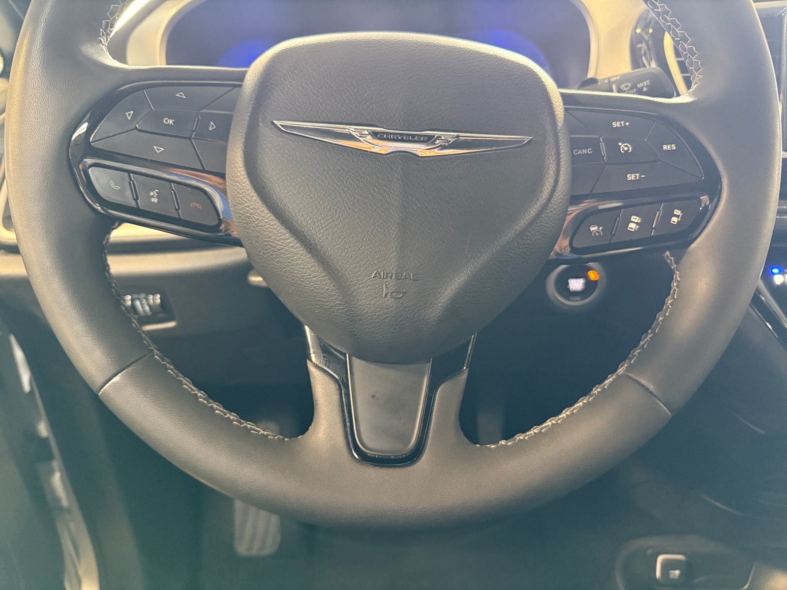 Thumbnail: 2024 Chrysler Pacifica - 4