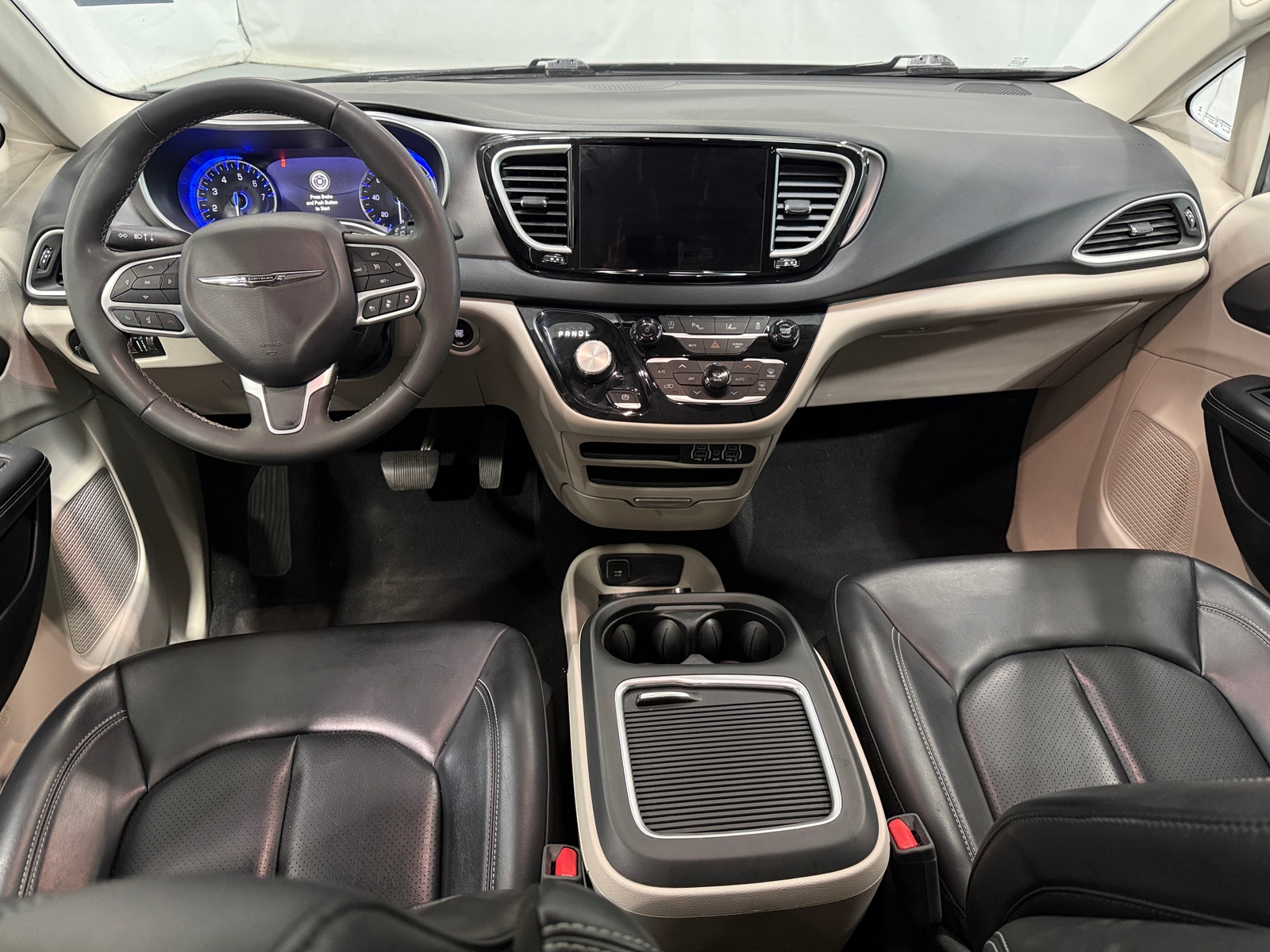 Thumbnail: 2023 Chrysler Pacifica - 2