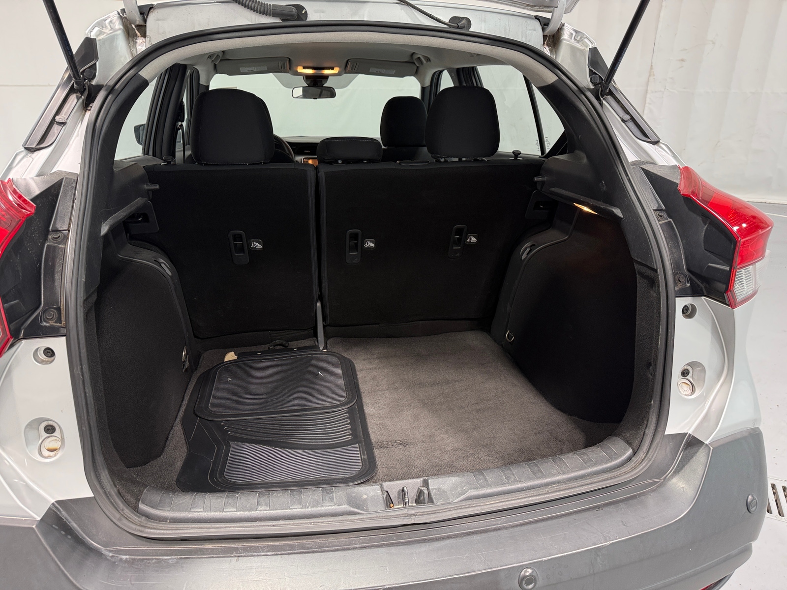 Thumbnail: 2020 Nissan Kicks - 7